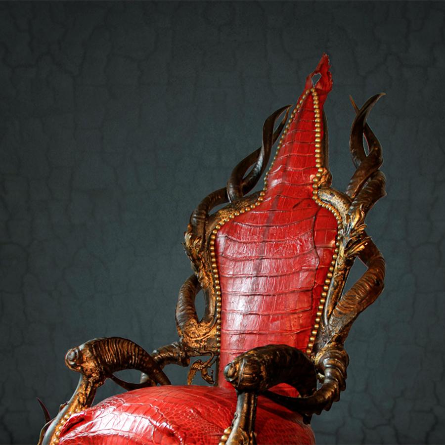 https://a.1stdibscdn.com/red-crocodile-armchair-with-kudu-horns-for-sale-picture-4/f_14282/1562158080822/Sans_titre_3_master.jpg
