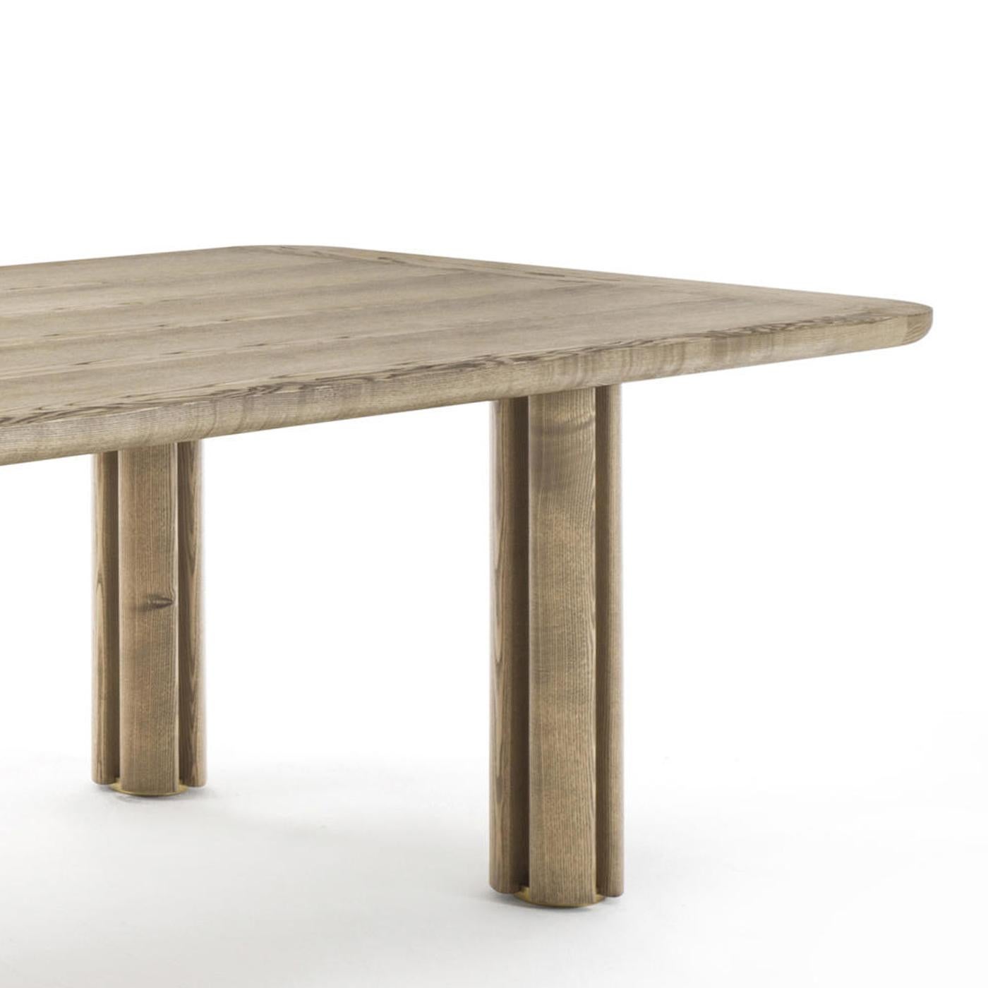 https://a.1stdibscdn.com/mathilda-dining-table-for-sale-picture-3/f_14282/1626975704357/Sans_titre_3_master.jpg