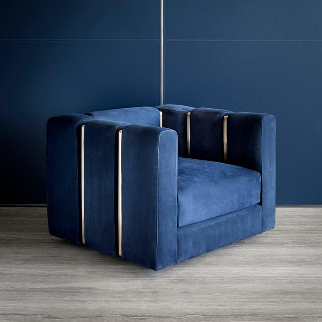https://a.1stdibscdn.com/virginia-armchair-with-blue-velvet-fabric-for-sale-picture-4/f_14282/1562158728507/Sans_titre_3_master.jpg