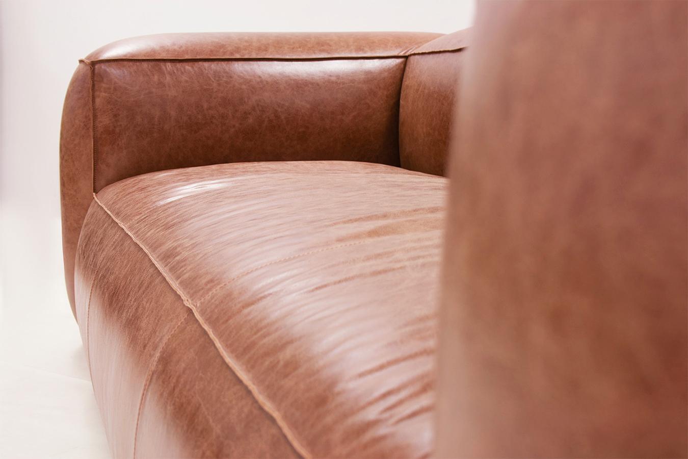 https://a.1stdibscdn.com/homeboy-sofa-in-brown-genuine-leather-for-sale-picture-4/f_14282/1561122482154/Sans_titre_4_master.jpg