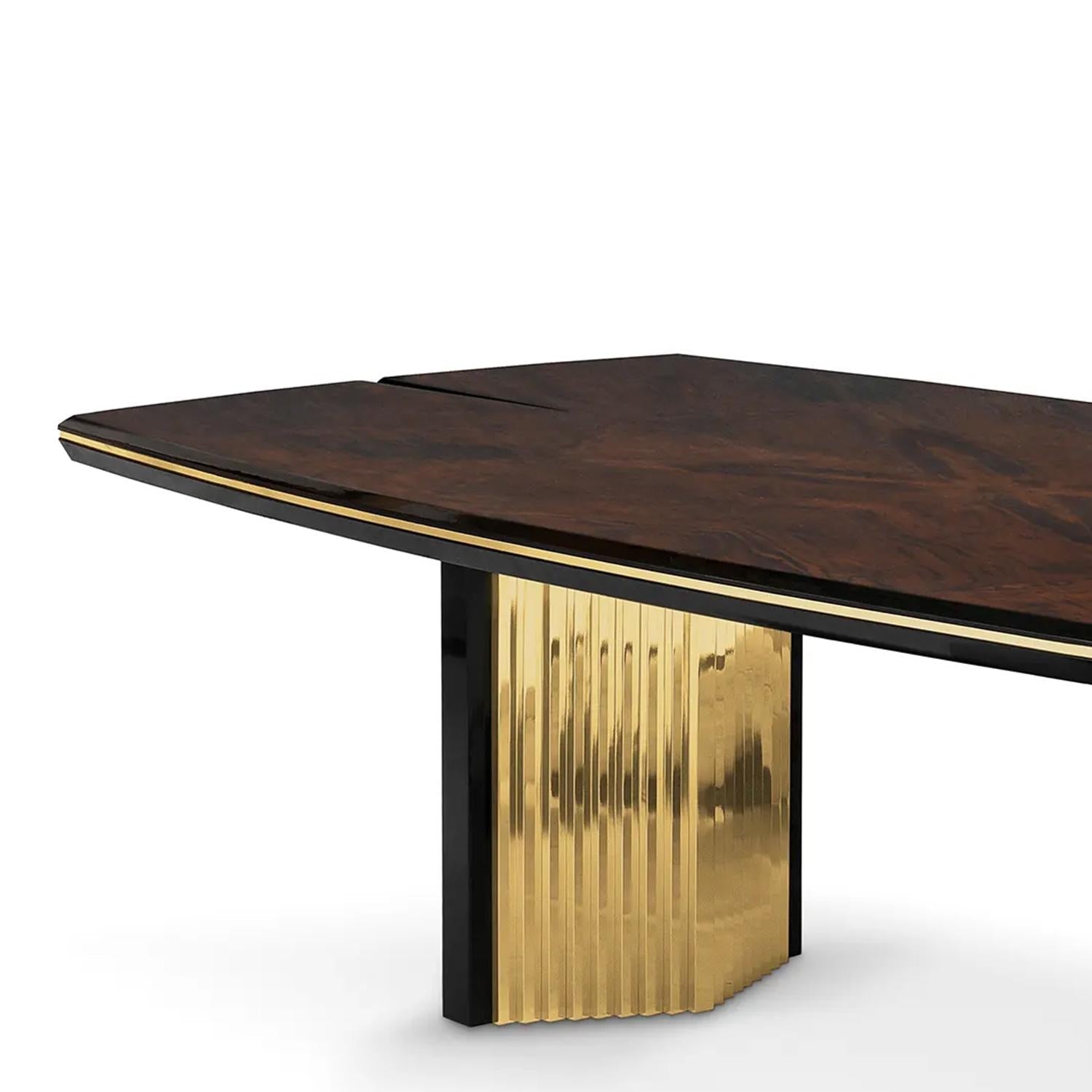 https://a.1stdibscdn.com/maxima-walnut-dining-table-for-sale-picture-4/f_14282/f_352107021689250483758/Sans_titre_4_master.jpg