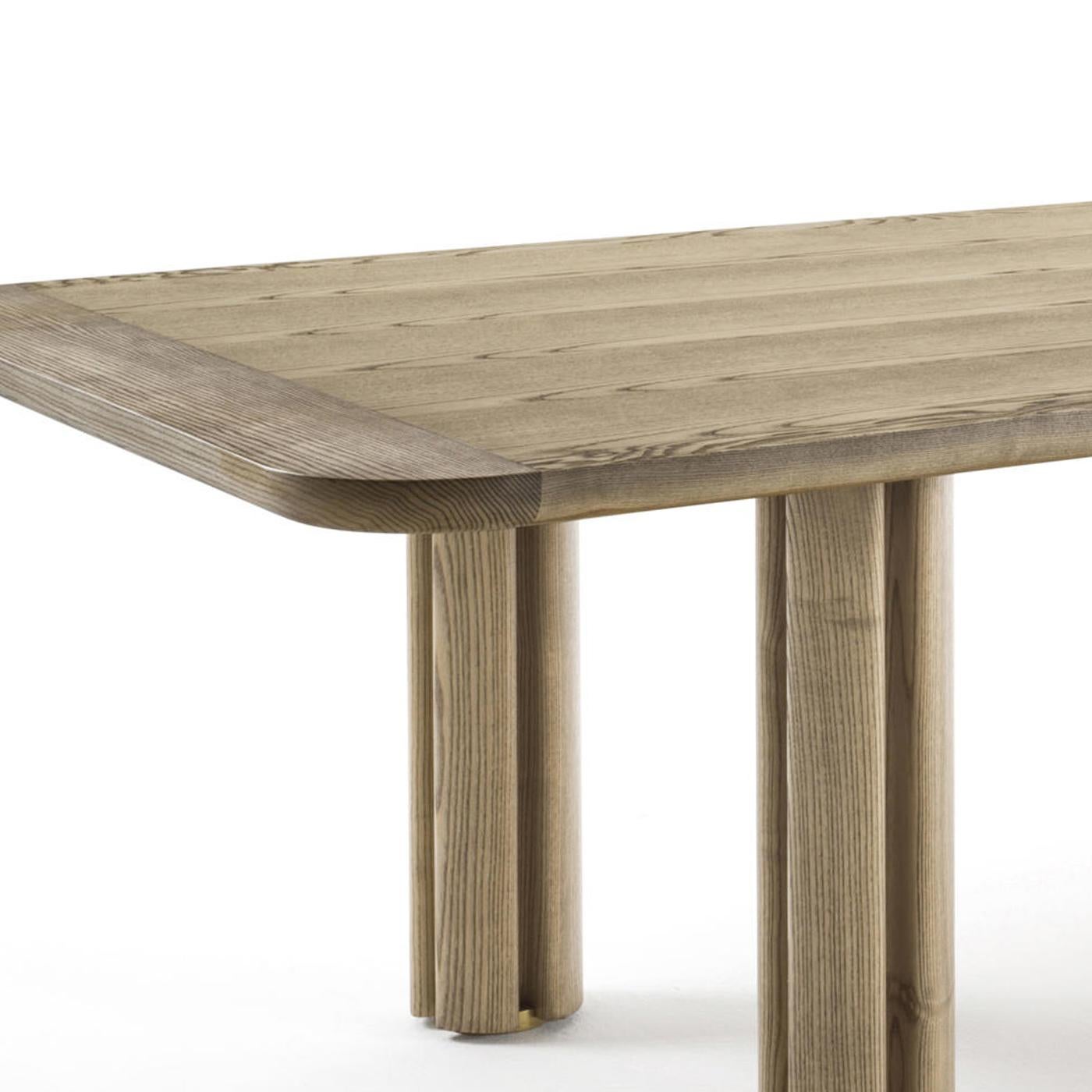 https://a.1stdibscdn.com/mathilda-dining-table-for-sale-picture-4/f_14282/1626975714125/Sans_titre_4_master.jpg