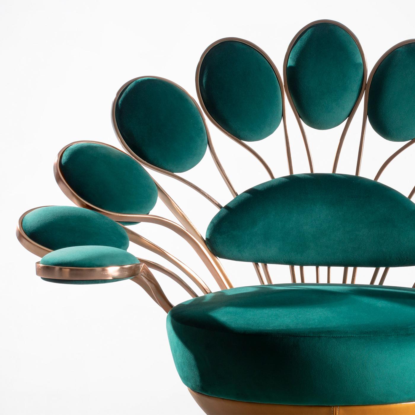 https://a.1stdibscdn.com/peacock-armchair-for-sale-picture-5/f_14282/f_292096821655824891337/Sans_titre_4_master.jpg