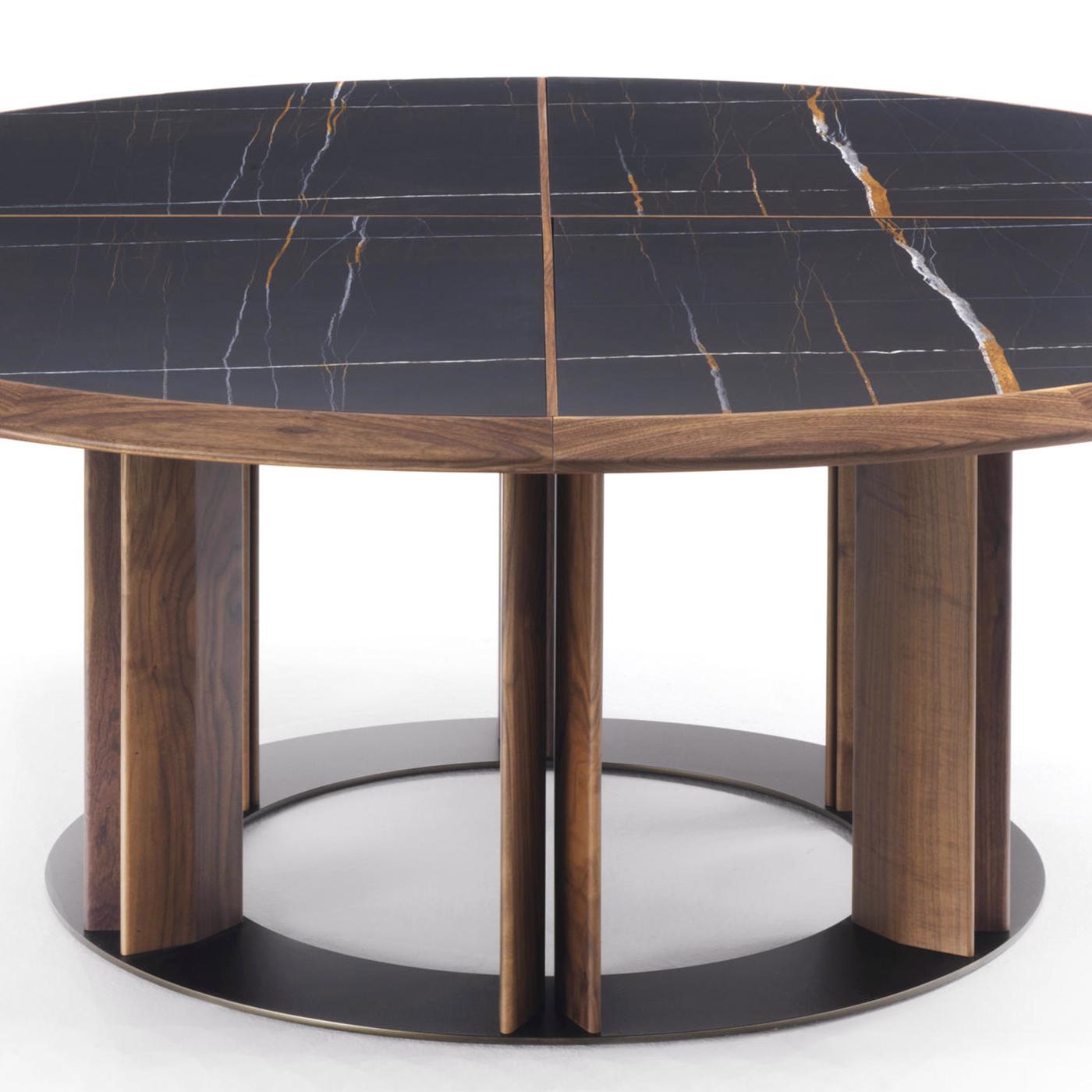 https://a.1stdibscdn.com/crosby-round-dining-table-for-sale-picture-5/f_14282/f_289842621654504375610/Sans_titre_5_master.jpg