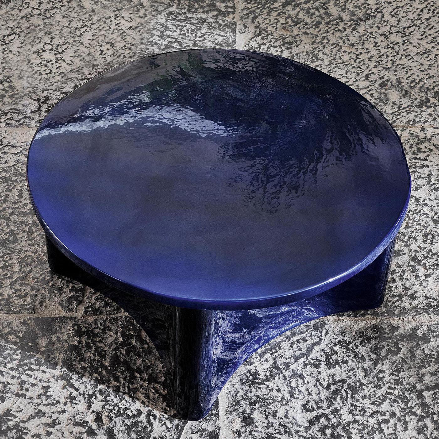 https://a.1stdibscdn.com/lulla-blue-coffee-table-for-sale-picture-5/f_14282/f_287323921652990906999/Sans_titre_5_master.jpg