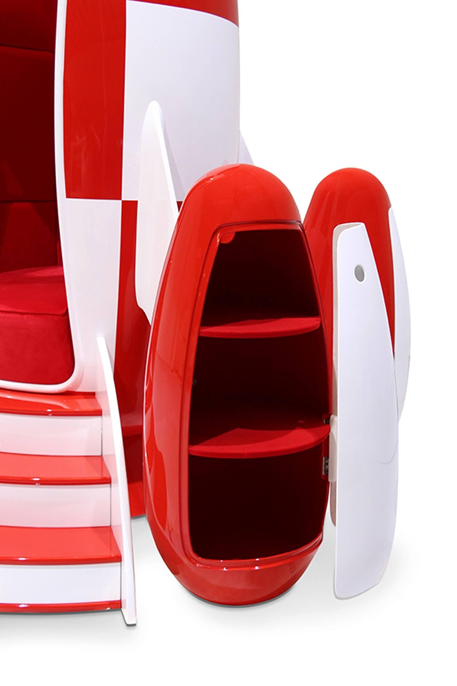 https://a.1stdibscdn.com/children-rocket-chair-in-fiber-glass-and-wood-for-sale-picture-6/f_14282/f_266477121640165126779/Sans_titre_5_master.jpg