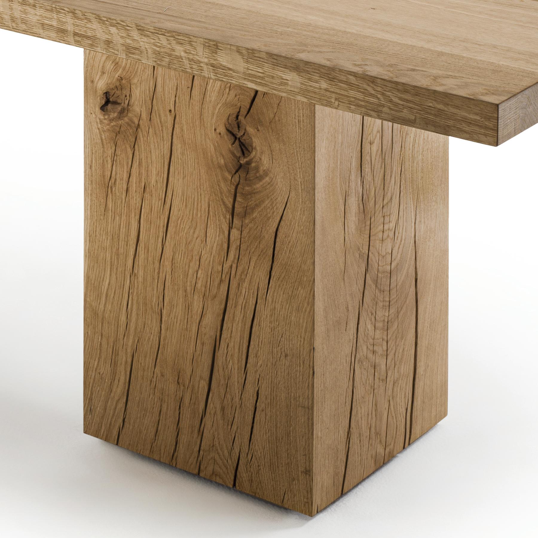 https://a.1stdibscdn.com/full-wood-oak-dining-table-for-sale-picture-5/f_14282/1624369019707/Sans_titre_5_master.jpg