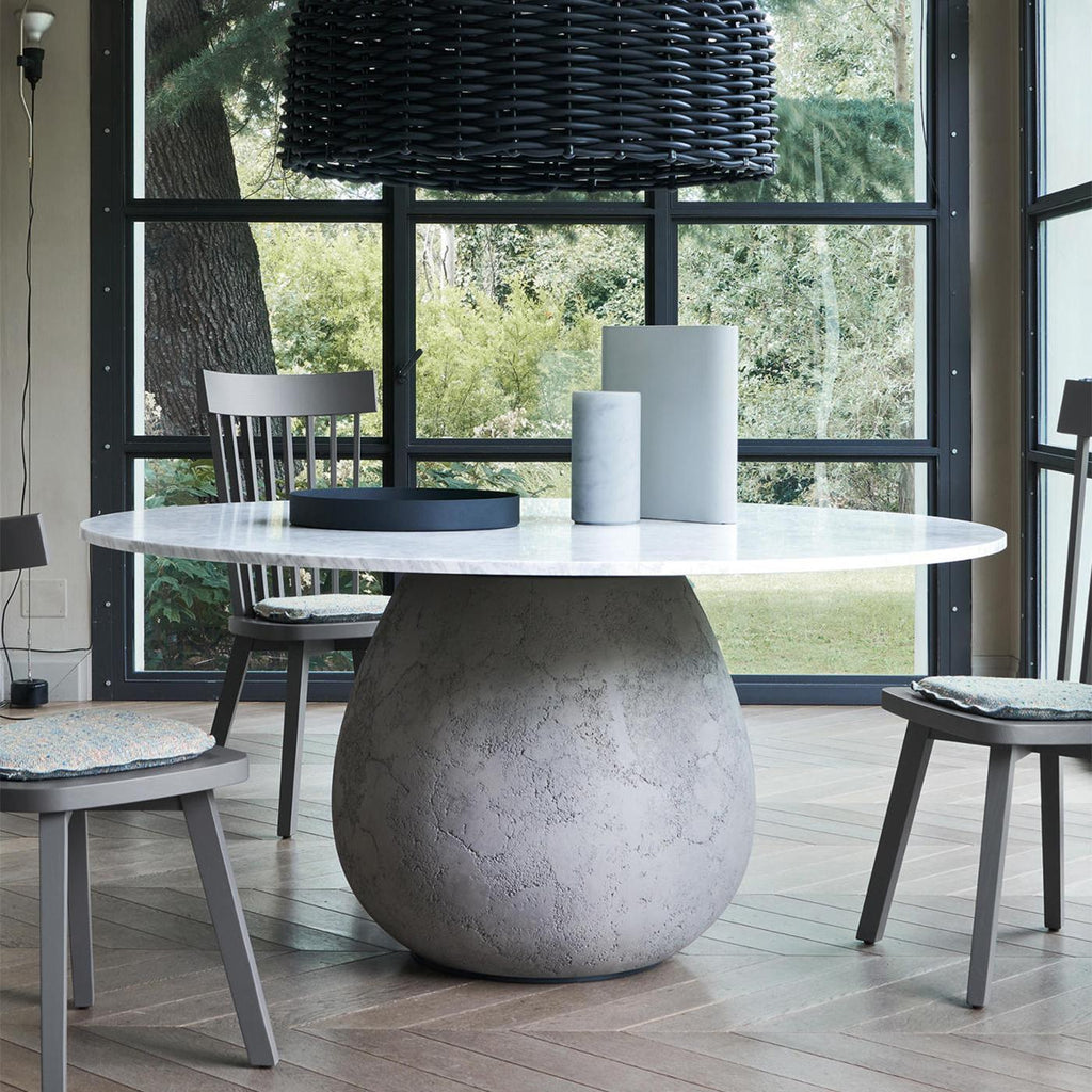 https://a.1stdibscdn.com/concrete-round-table-for-sale-picture-5/f_14282/f_293668321656584706652/Sans_titre_5_master.jpg