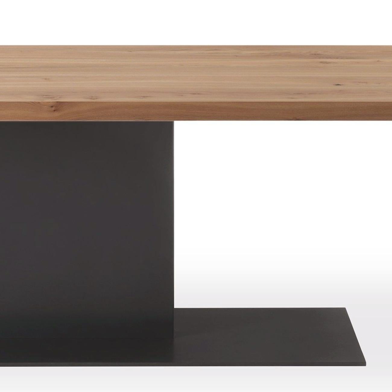 https://a.1stdibscdn.com/stage-iron-dining-table-for-sale-picture-5/f_14282/f_309476221666335316140/Sans_titre_5_master.jpg