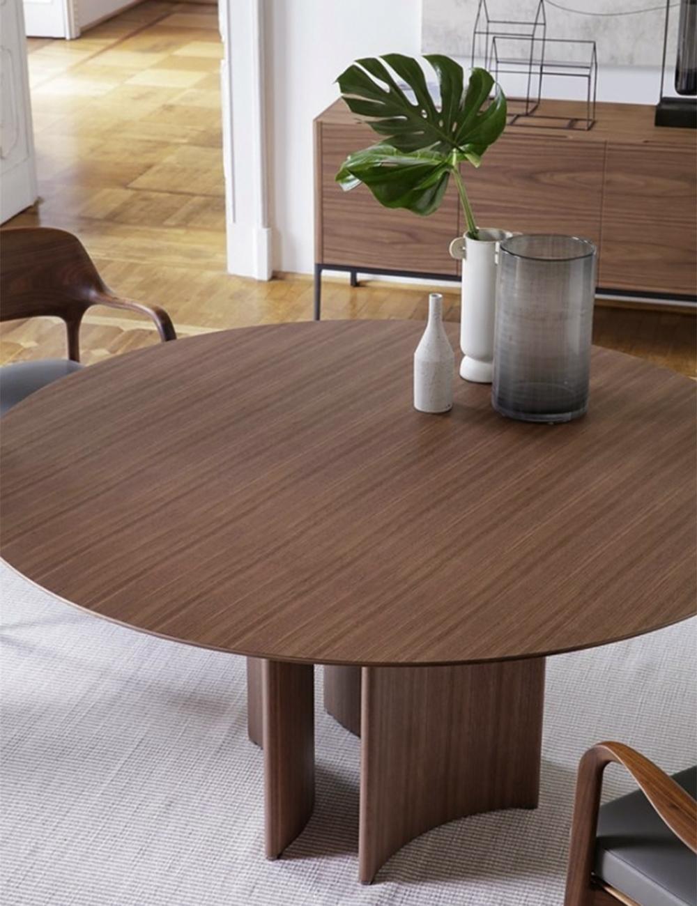https://a.1stdibscdn.com/ornament-dining-table-for-sale-picture-6/f_14282/1609933788177/Sans_titre_6_master.jpg