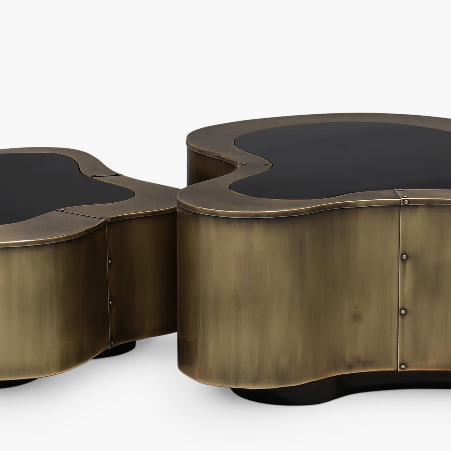 https://a.1stdibscdn.com/dalia-antique-brass-set-of-2-coffee-table-for-sale-picture-6/f_14282/f_346819921686299158445/Sans_titre_6_master.jpg