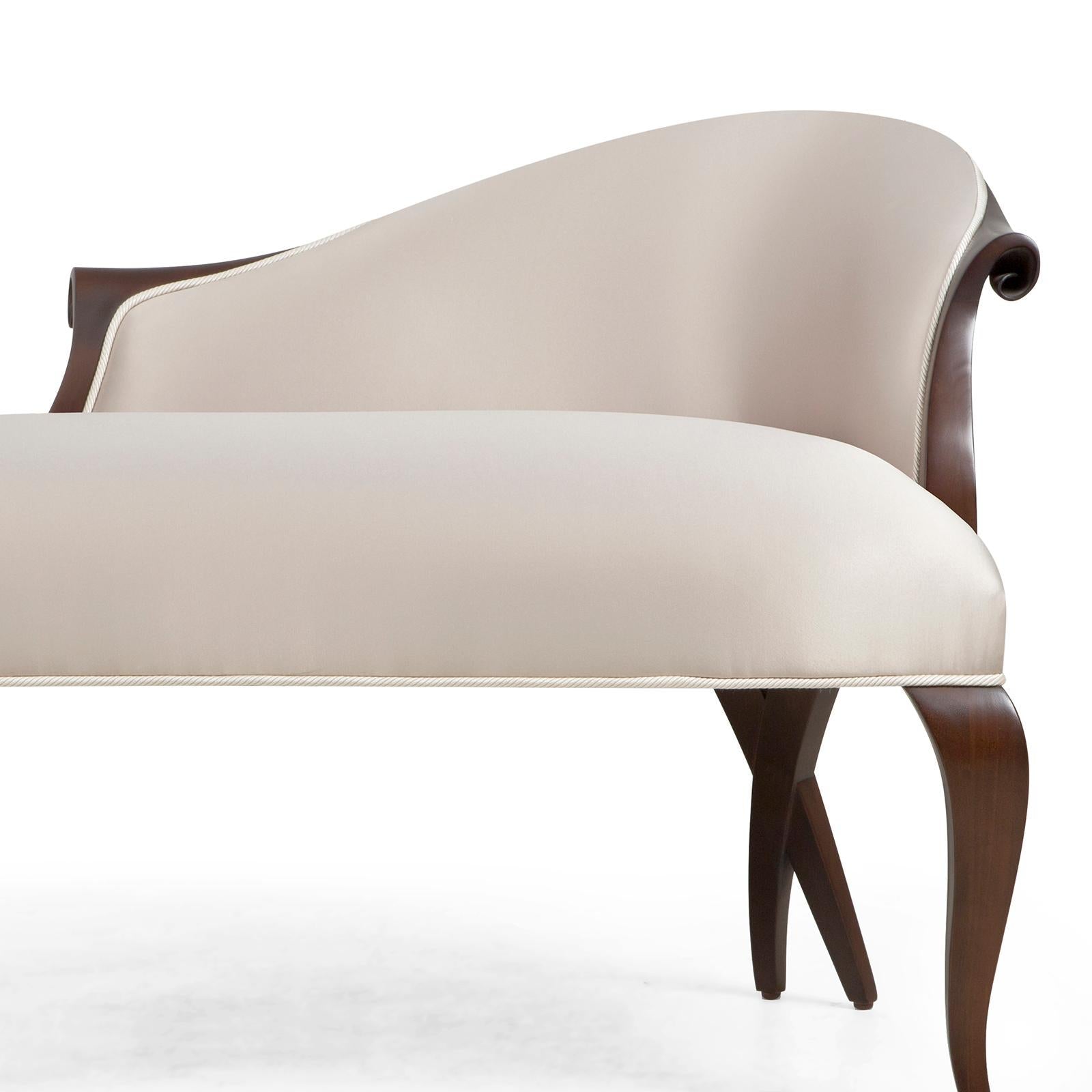 https://a.1stdibscdn.com/nicely-tall-sofa-with-mahogany-structure-and-high-quality-fabric-for-sale-picture-4/f_14282/1531403248362/Sans_titre_6_master.jpg