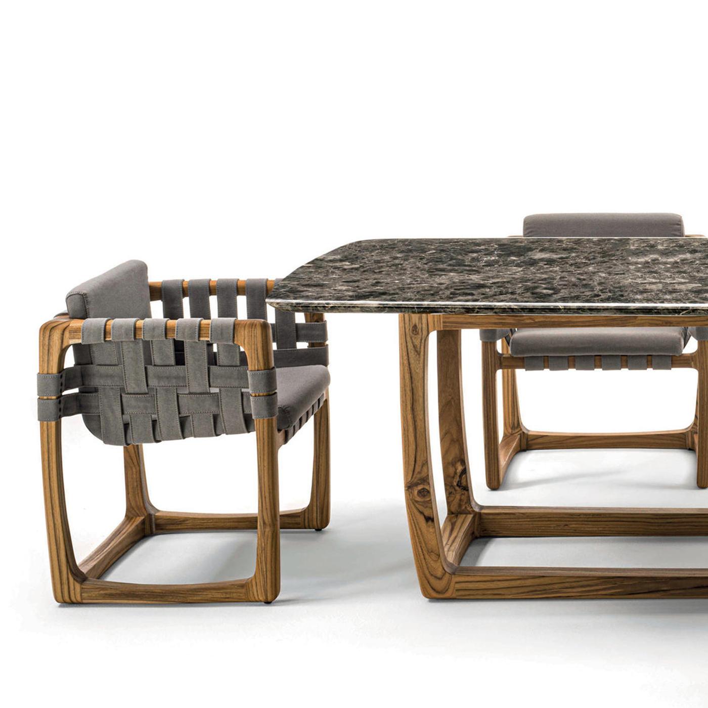 https://a.1stdibscdn.com/trooper-outdoor-or-indoor-table-for-sale-picture-6/f_14282/f_283120821650446235202/Sans_titre_6_master.jpg