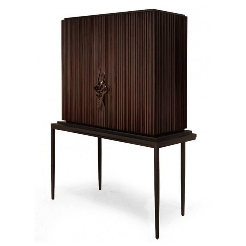 https://a.1stdibscdn.com/thomas-bar-in-solid-mahogany-wood-and-coral-lacquered-inside-for-sale-picture-5/f_14282/f_281867121649673847910/Sans_titre_6_master.jpg