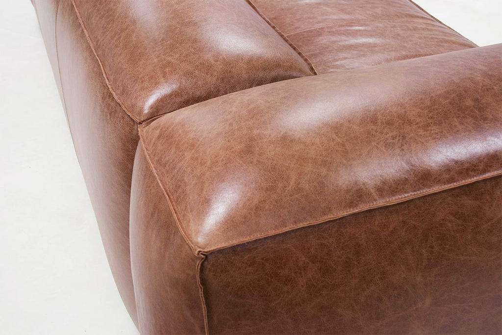 https://a.1stdibscdn.com/homeboy-sofa-in-brown-genuine-leather-for-sale-picture-6/f_14282/1561122483646/Sans_titre_6_master.jpg