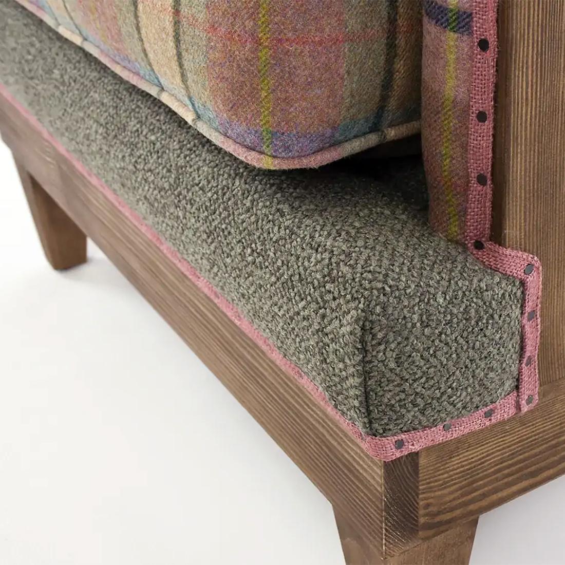 https://a.1stdibscdn.com/dundee-armchair-for-sale-picture-6/f_14282/f_317657421671184954511/Sans_titre_6_master.jpg