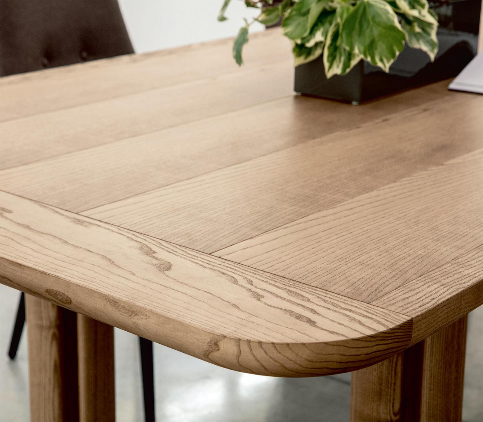 https://a.1stdibscdn.com/mathilda-dining-table-for-sale-picture-6/f_14282/1626975737612/Sans_titre_6_master.jpg