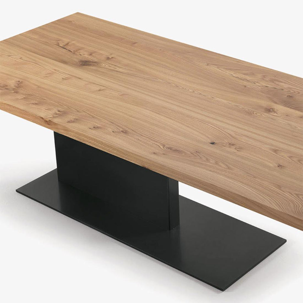 https://a.1stdibscdn.com/stage-iron-dining-table-for-sale-picture-7/f_14282/f_309476221666335316437/Sans_titre_7_master.jpg