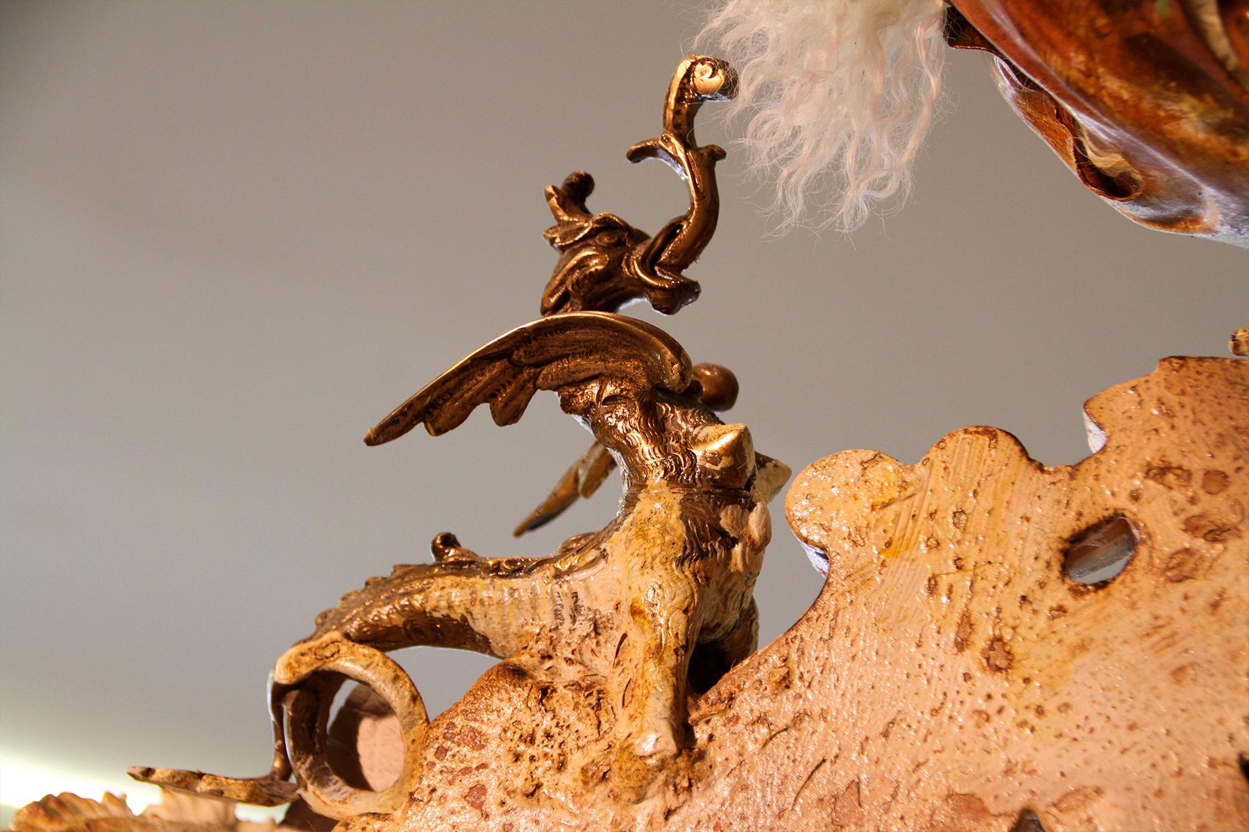 https://a.1stdibscdn.com/white-alligator-throne-with-natural-moose-antler-for-sale-picture-8/f_14282/1553788867987/Sans_titre_7_master.jpg