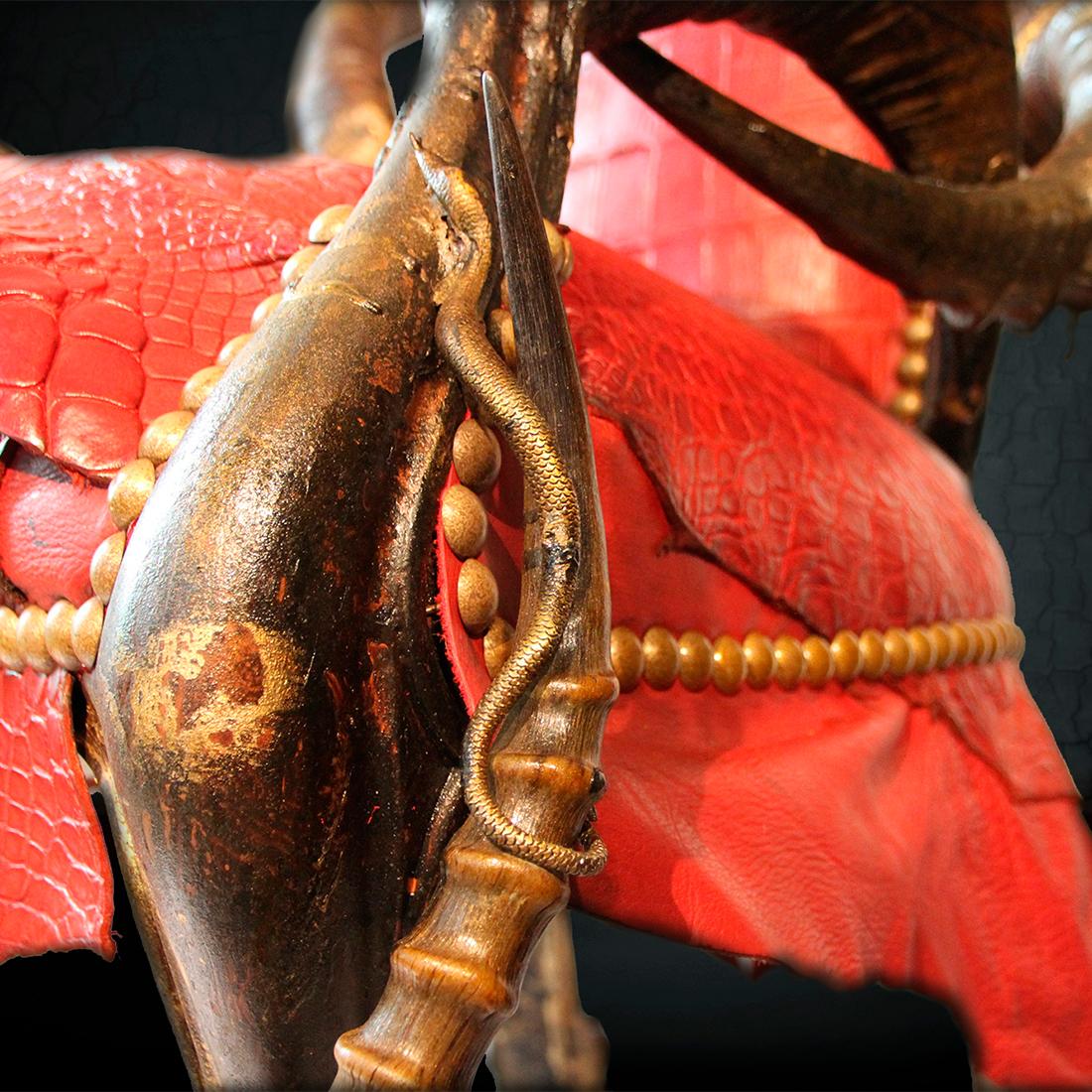https://a.1stdibscdn.com/red-crocodile-armchair-with-kudu-horns-for-sale-picture-8/f_14282/f_153264721562160796416/Sans_titre_7_master.jpg