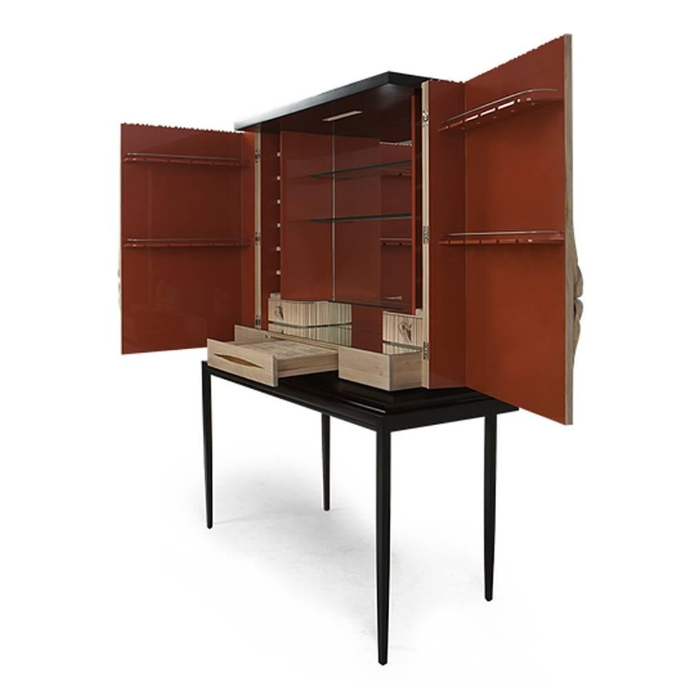 https://a.1stdibscdn.com/thomas-bar-in-solid-mahogany-wood-and-coral-lacquered-inside-for-sale-picture-6/f_14282/f_281867121649673848195/Sans_titre_7_master.jpg