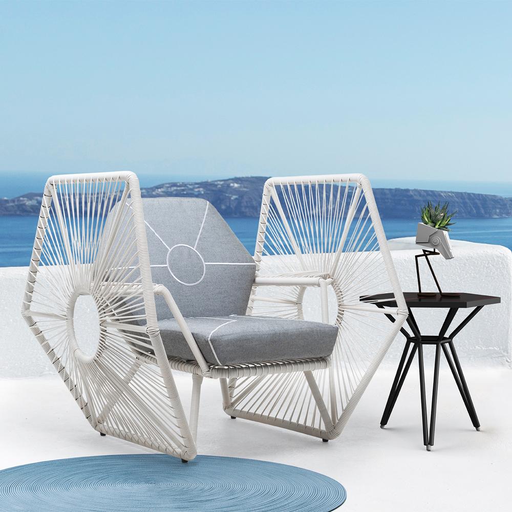 https://a.1stdibscdn.com/star-wars-fighter-armchair-black-or-white-for-sale-picture-7/f_14282/1557848653696/Sans_titre_8_master.jpg