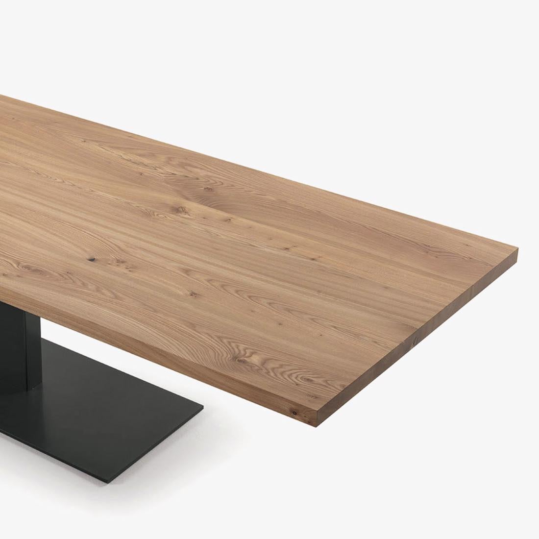 https://a.1stdibscdn.com/stage-iron-dining-table-for-sale-picture-8/f_14282/f_309476221666335316535/Sans_titre_8_master.jpg