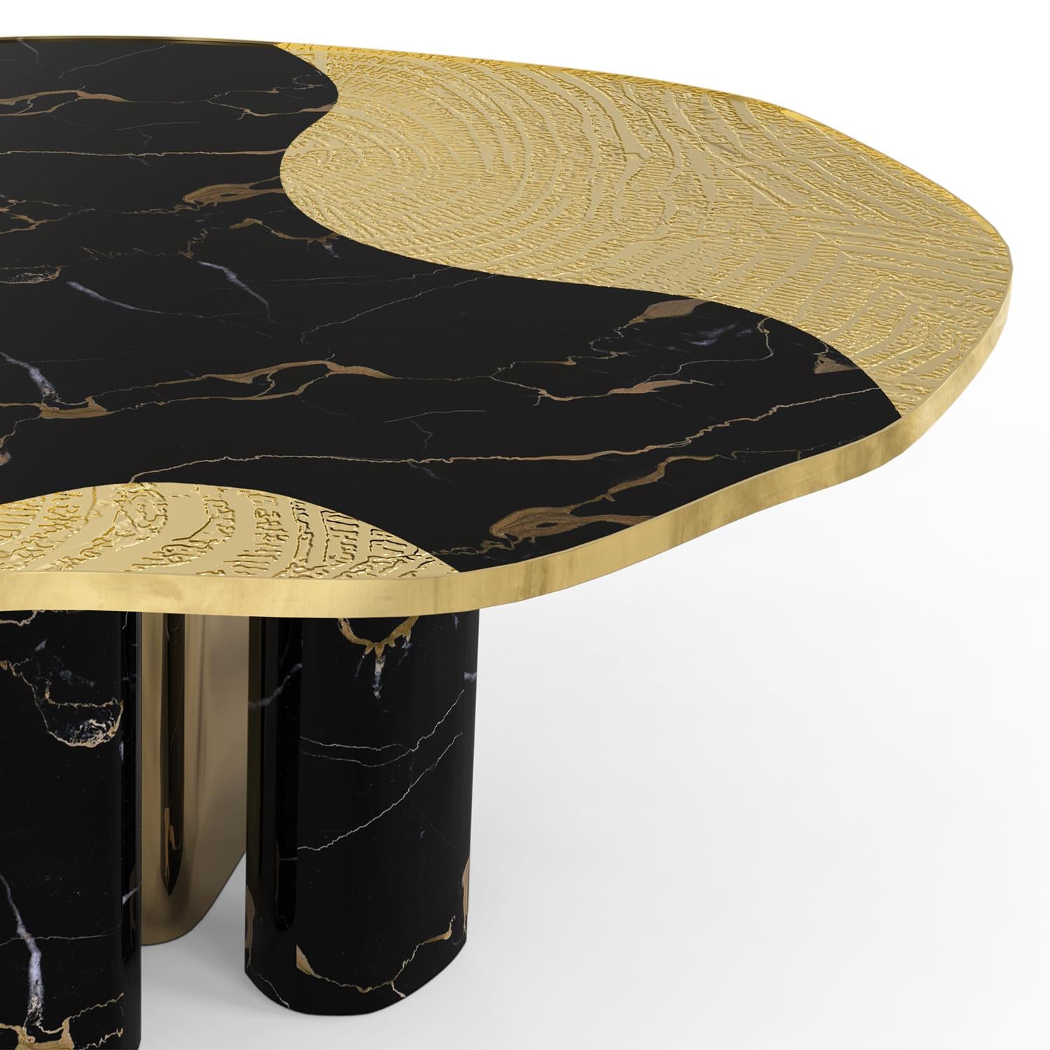 https://a.1stdibscdn.com/merida-black-marble-round-table-for-sale-picture-8/f_14282/f_410817221723736061679/Sans_titre_8_master.jpg