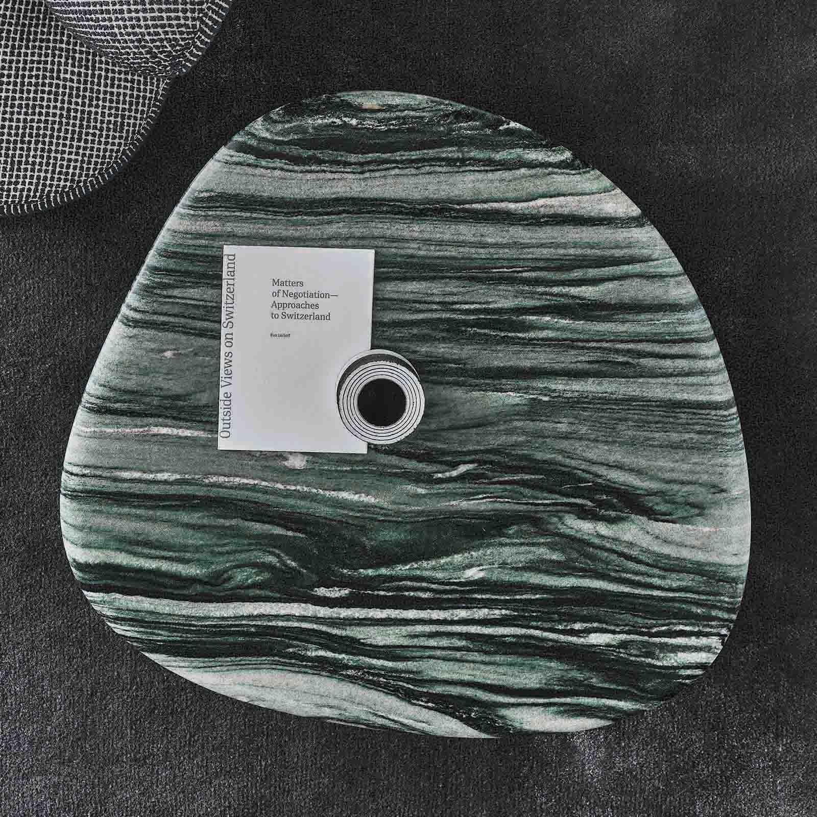 https://a.1stdibscdn.com/trio-marble-coffee-table-for-sale-picture-8/f_14282/f_415641221726844061386/Sans_titre_8_master.jpg