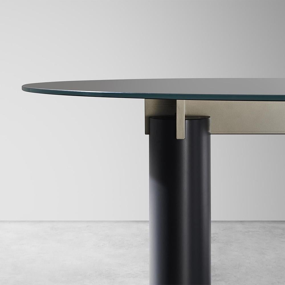 https://a.1stdibscdn.com/sober-round-dining-table-for-sale-picture-8/f_14282/f_303009221662477382106/Sans_titre_8_master.jpg
