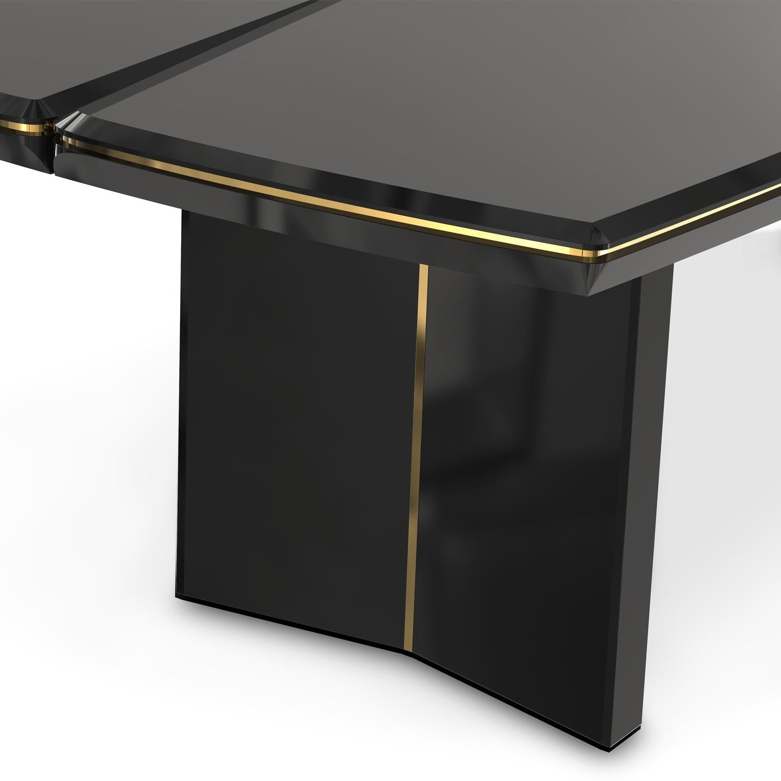 https://a.1stdibscdn.com/maxima-dining-table-with-gold-plated-brass-for-sale-picture-9/f_14282/1543505643753/Sans_titre_9_master.jpg