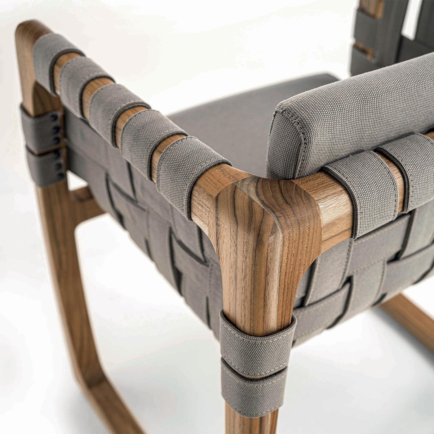 https://a.1stdibscdn.com/webbing-outdoor-chair-for-sale-picture-9/f_14282/f_281399421649341572170/Sans_titre_9_master.jpg