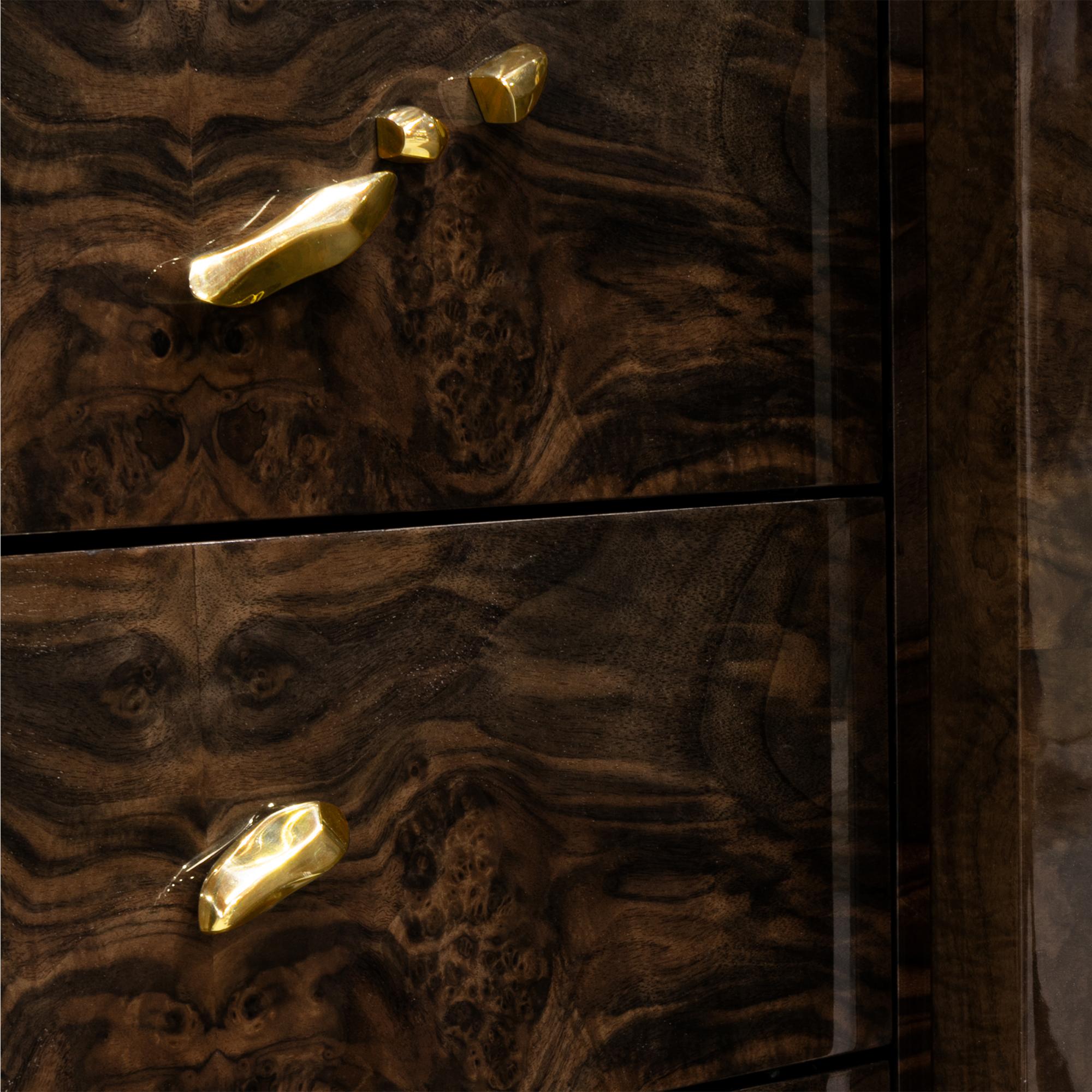 https://a.1stdibscdn.com/paradise-walnut-cabinet-for-sale-picture-9/f_14282/f_370314021699633031178/Sans_titre_9_master.jpg