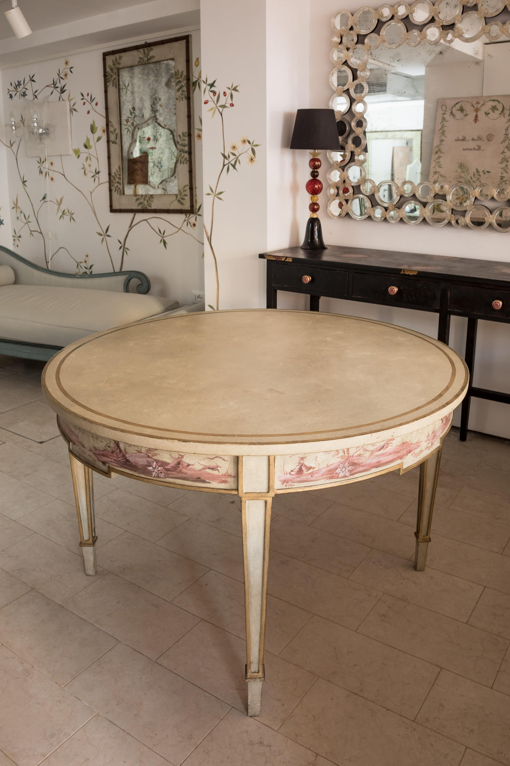 https://a.1stdibscdn.com/18th-century-hand-painted-venetian-apple-green-manin-table-with-chinoiserie-for-sale-picture-2/f_57702/f_313237821668528751376/Santo_Stefano_Showroom_Porte_Italia_Venezia_71__master.jpg