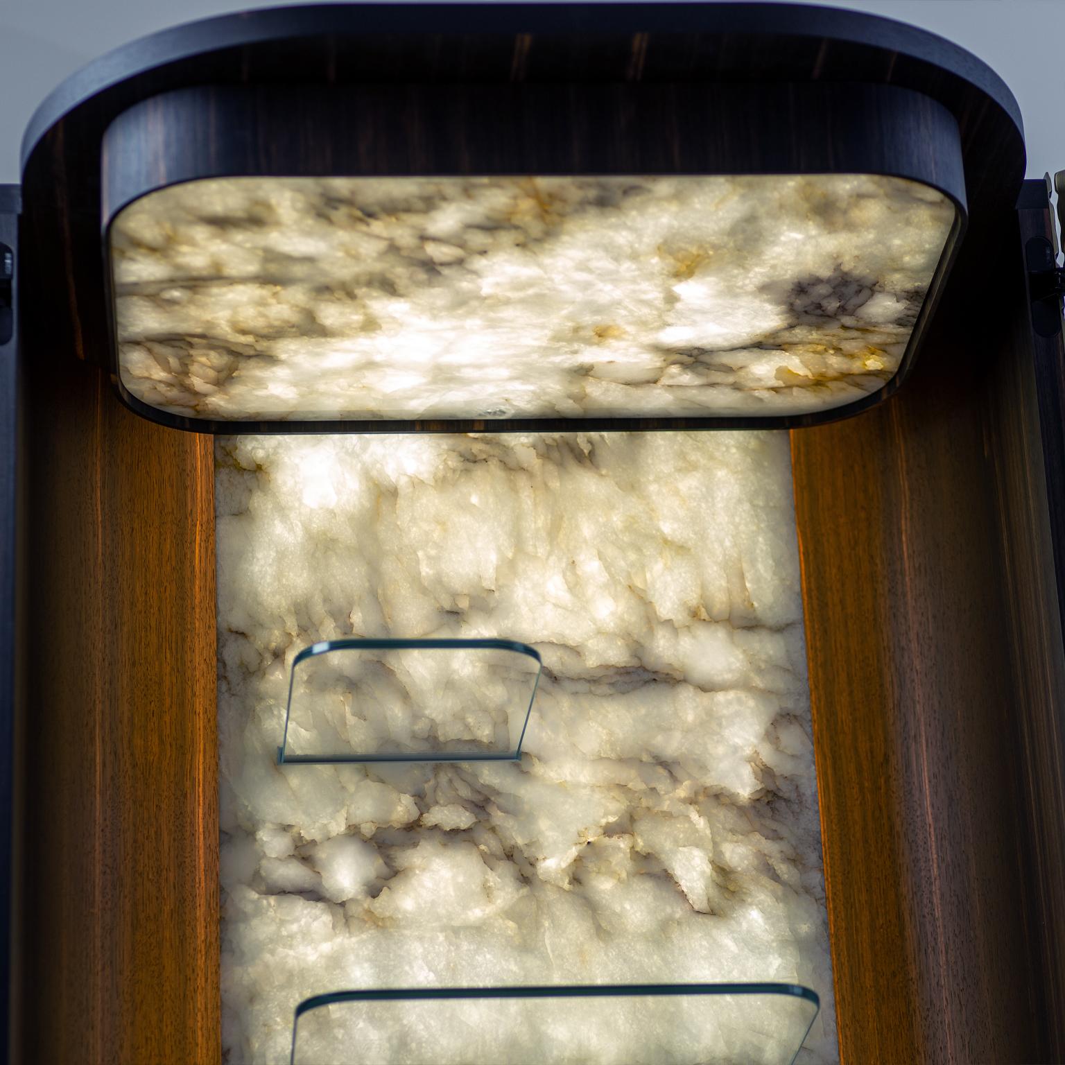 https://a.1stdibscdn.com/modern-brass-finish-luxury-bar-cabinet-in-stock-available-for-sale-picture-7/f_55202/f_421893321730889871747/Savage_1stDibs_7_master.jpg