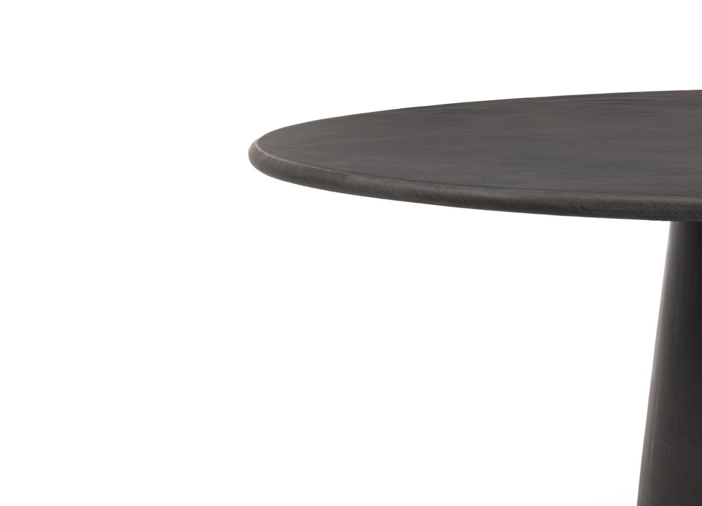 https://a.1stdibscdn.com/contemporary-oval-natural-plaster-ellipsis-table-220cm-by-isabelle-beaumont-for-sale-picture-5/f_86552/f_456679821751292344977/Scherm_afbeelding_2024_04_26_om_18_10_44_master.jpeg
