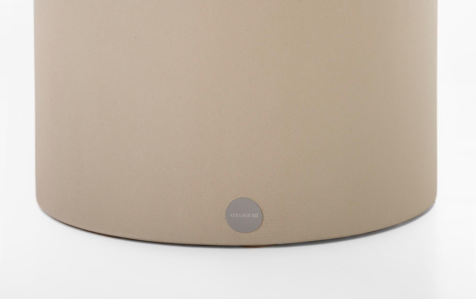 https://a.1stdibscdn.com/contemporary-rounded-natural-plaster-menhir-table-260-cm-by-isabelle-beaumont-for-sale-picture-7/f_86552/f_416165421727201943646/Scherm_afbeelding_2024_06_20_om_01_09_15_master.jpeg