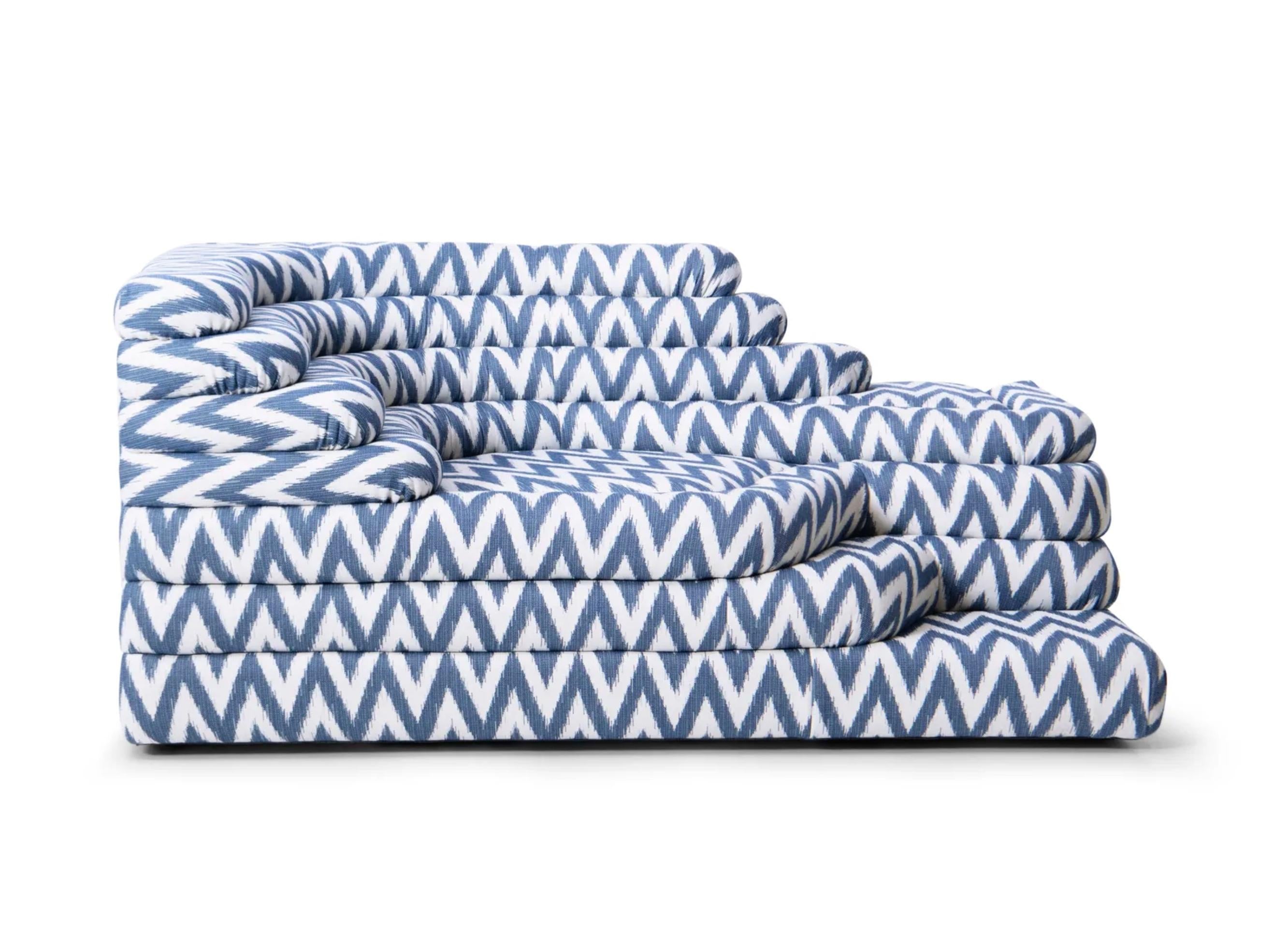 https://a.1stdibscdn.com/ubald-klug-pair-of-terrazza-sofas-outdoor-version-in-fabric-for-de-sede-for-sale-picture-5/f_58922/f_432230921737364936965/Schermafbeelding_2025_01_20_om_09_52_45_master.jpg