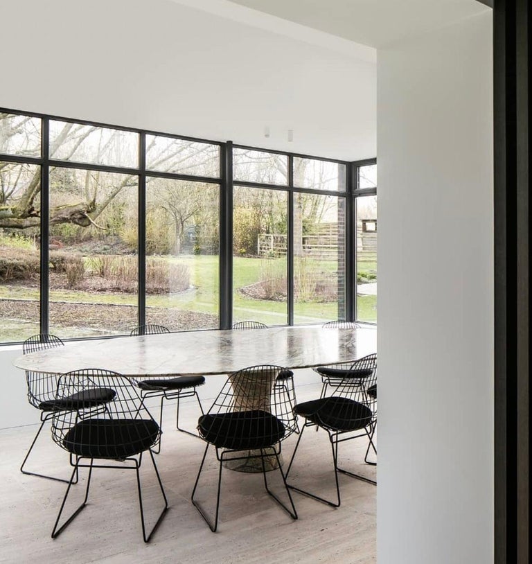 https://a.1stdibscdn.com/port-saint-laurent-contemporary-oval-marble-dining-table-290-75-for-sale-picture-3/f_12192/f_363853821696004039793/Screen_Shot_2022_10_31_at_13_00_06__master.jpg?width=768