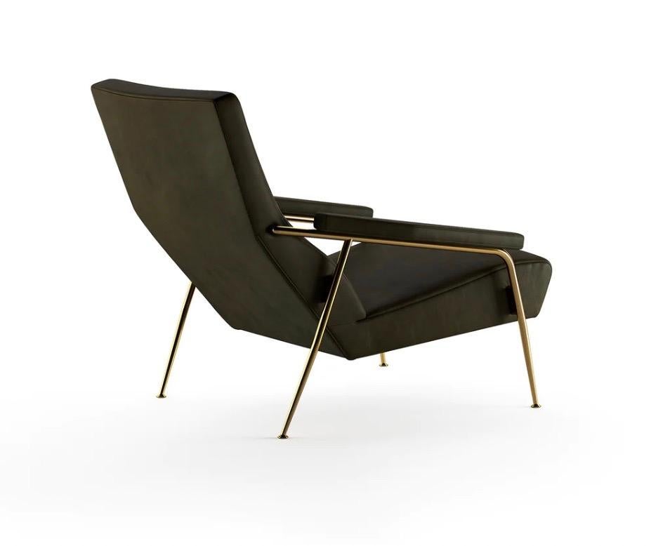 https://a.1stdibscdn.com/gio-ponti-d1531-leather-armchair-moltenic-for-sale-picture-3/f_27783/f_363566321695841928870/Screen_Shot_2023_09_27_at_3_09_15_PM_Large_master.jpeg