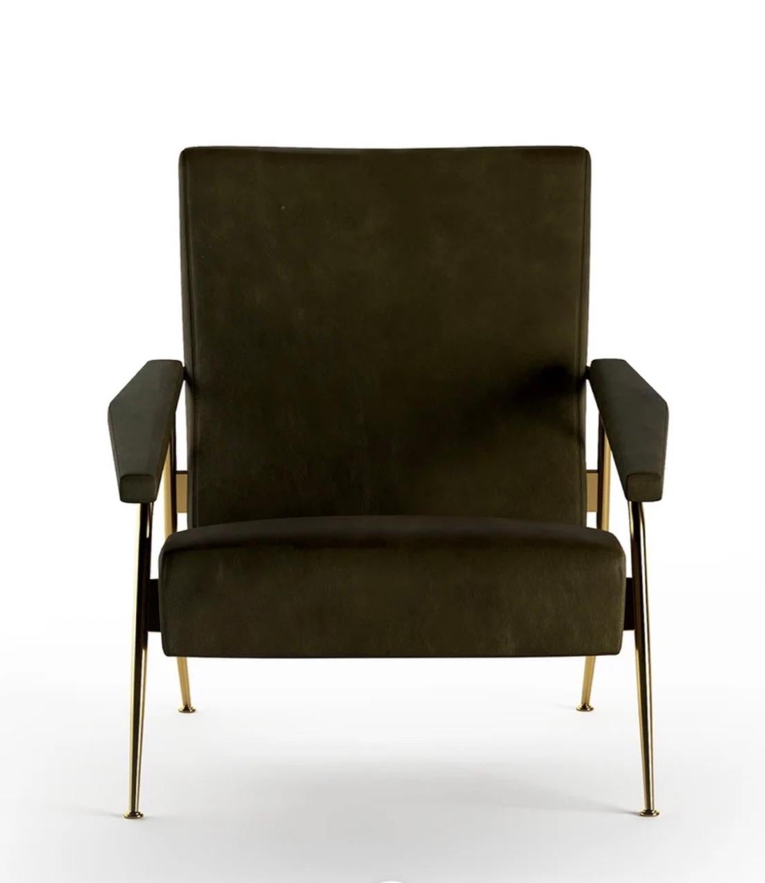 https://a.1stdibscdn.com/gio-ponti-d1531-leather-armchair-moltenic-for-sale-picture-2/f_27783/f_363566321695842003775/Screen_Shot_2023_09_27_at_3_12_59_PM_Large_master.jpeg