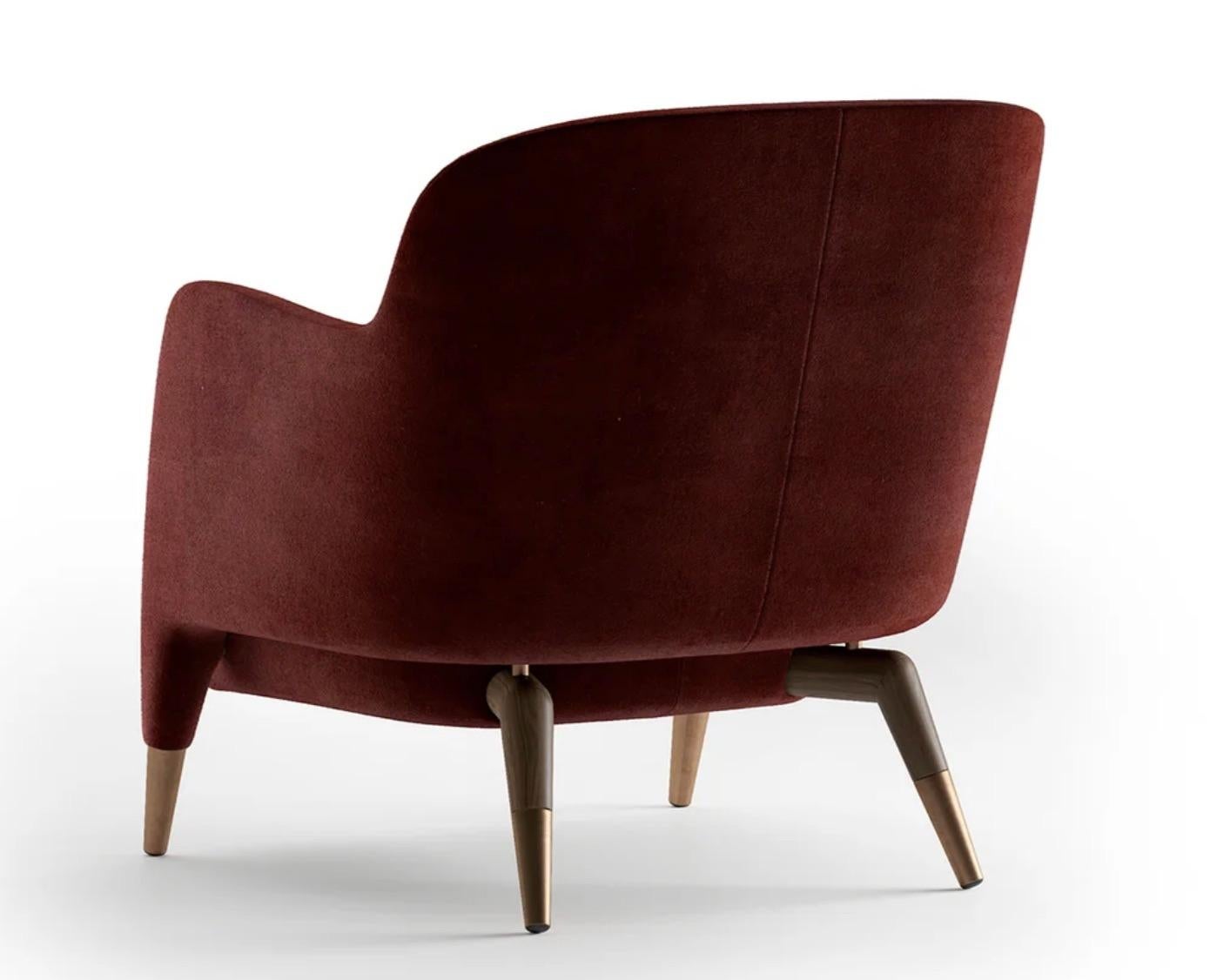 https://a.1stdibscdn.com/gio-ponti-d1514-velvet-armchair-for-sale-picture-3/f_27783/f_363571921695844928430/Screen_Shot_2023_09_27_at_3_48_10_PM_master.jpeg