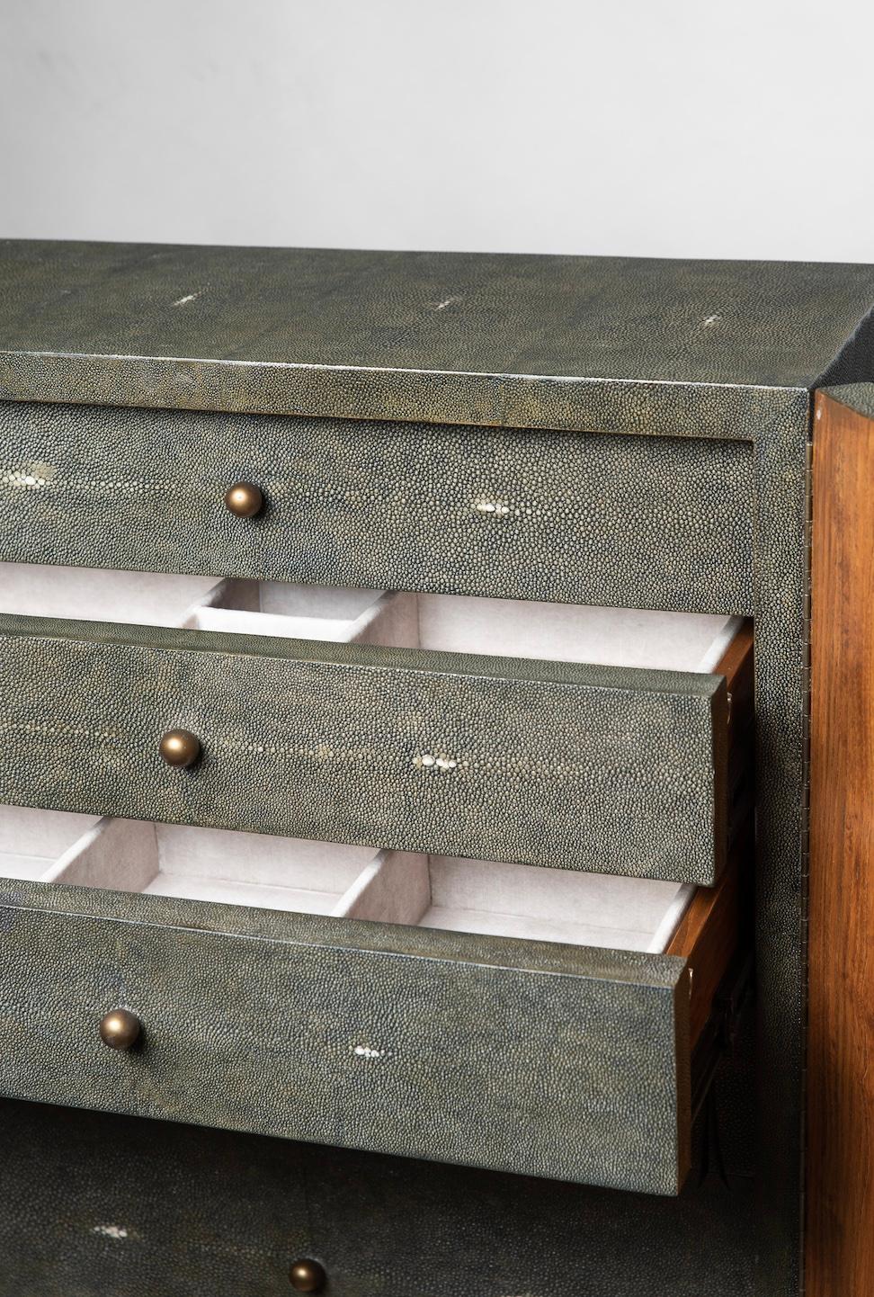 https://a.1stdibscdn.com/shagreen-jewelry-cabinet-by-ry-augousti-for-sale-picture-5/f_45491/f_235246221619419126838/Screenshot_2021_04_26_at_08_37_11_master.jpg