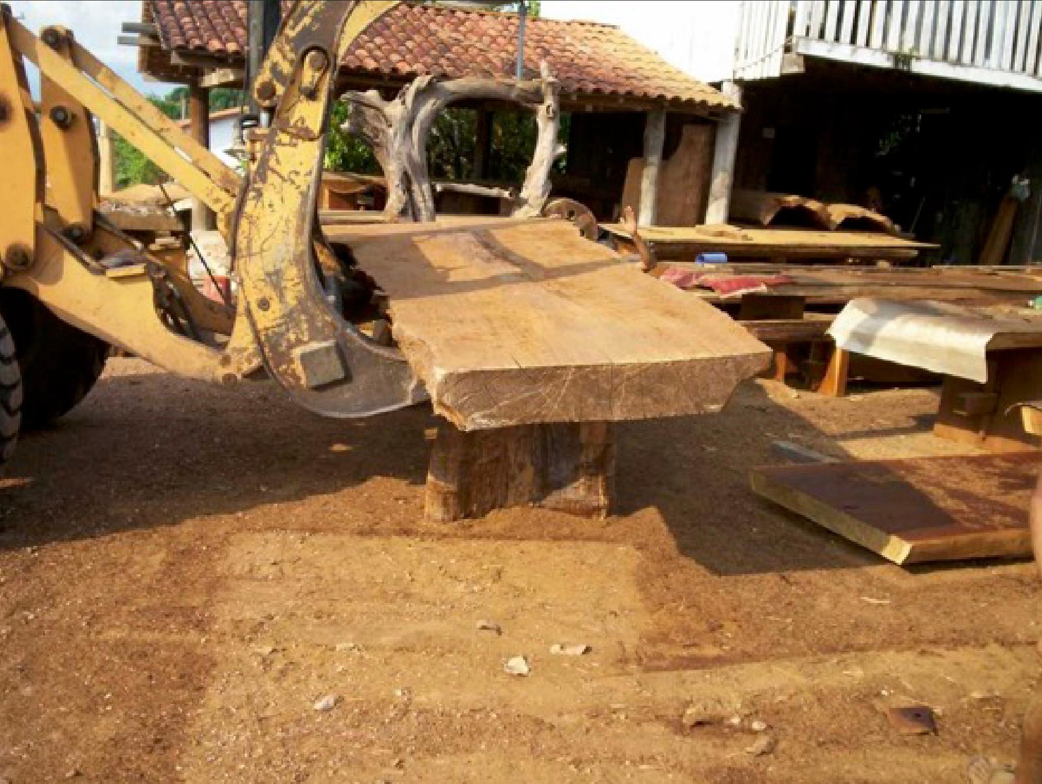 https://a.1stdibscdn.com/brazilian-ipe-outdoor-dining-table-crafted-in-para-brazil-for-sale-picture-5/f_26773/f_473987421762397940619/Screenshot_2025_11_05_at_8_55_45_PM_master.jpg