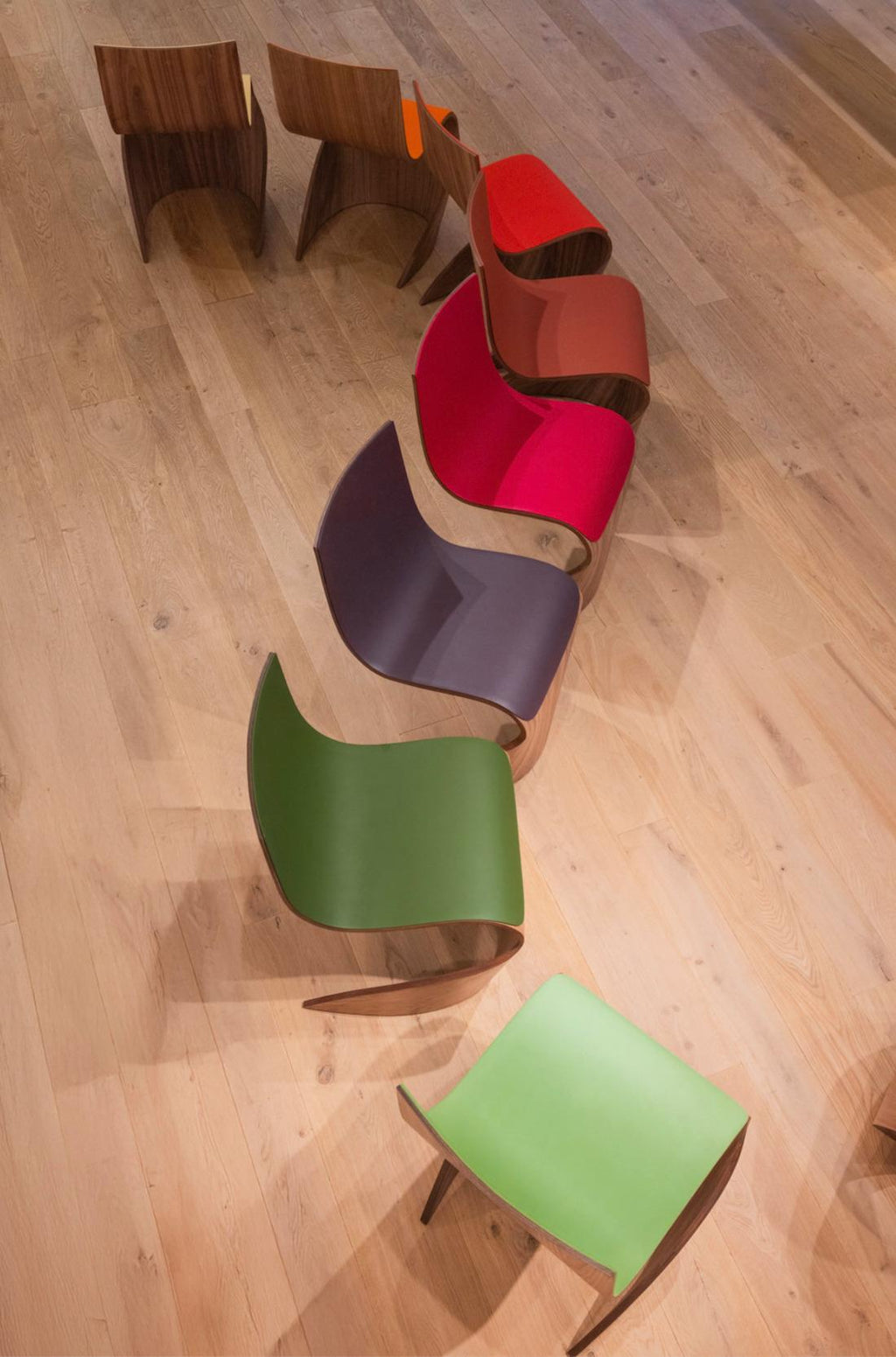 https://a.1stdibscdn.com/pierre-renart-ruban-chair-american-walnut-and-longchamp-leather-for-sale-picture-5/f_107622/f_489545721771926545947/Screenshot_2026_02_24_at_10_44_20_master.jpg