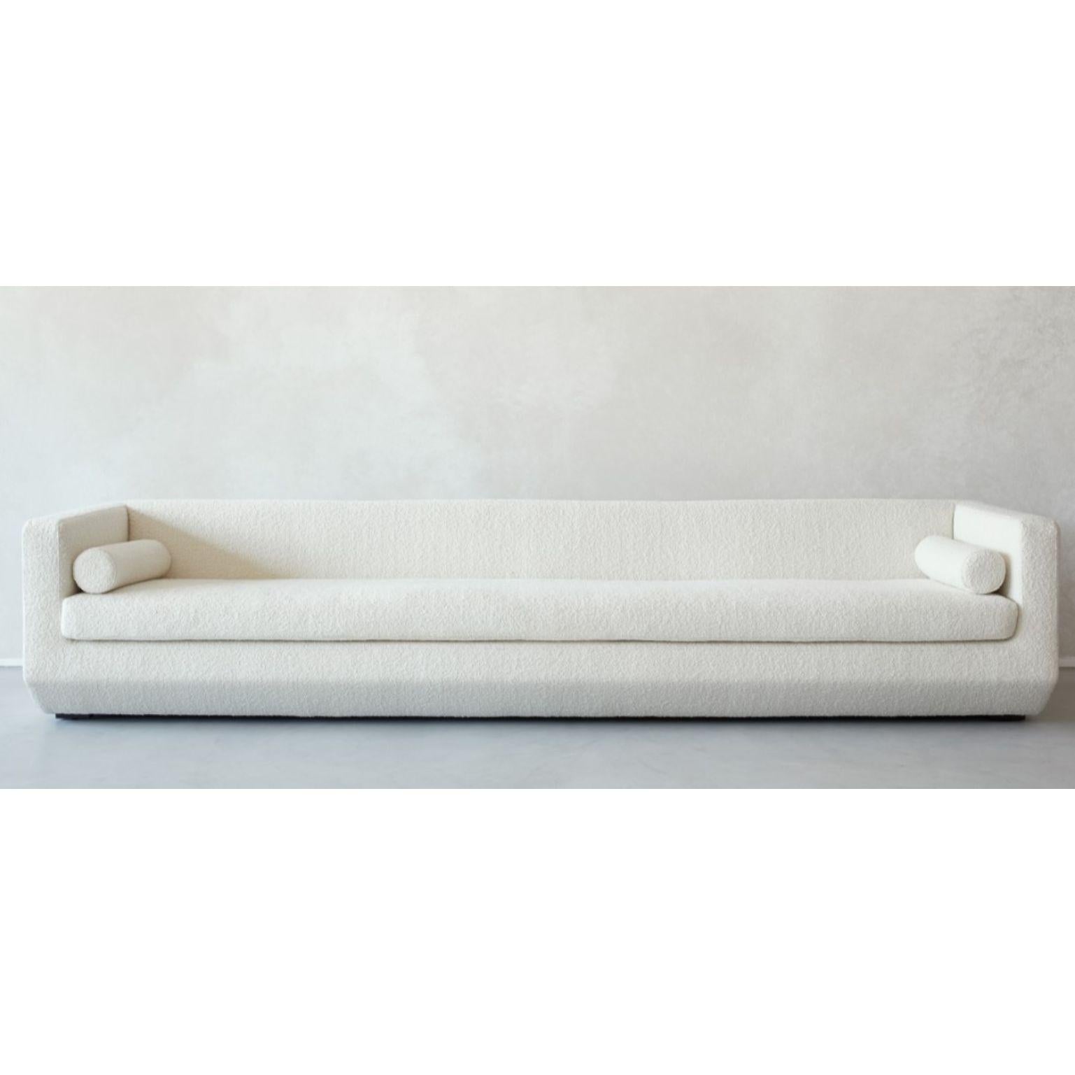 https://a.1stdibscdn.com/large-beveled-couch-by-marc-dibeh-for-sale-picture-6/f_12192/f_335250521680013423417/Screenshot_8_master.jpg
