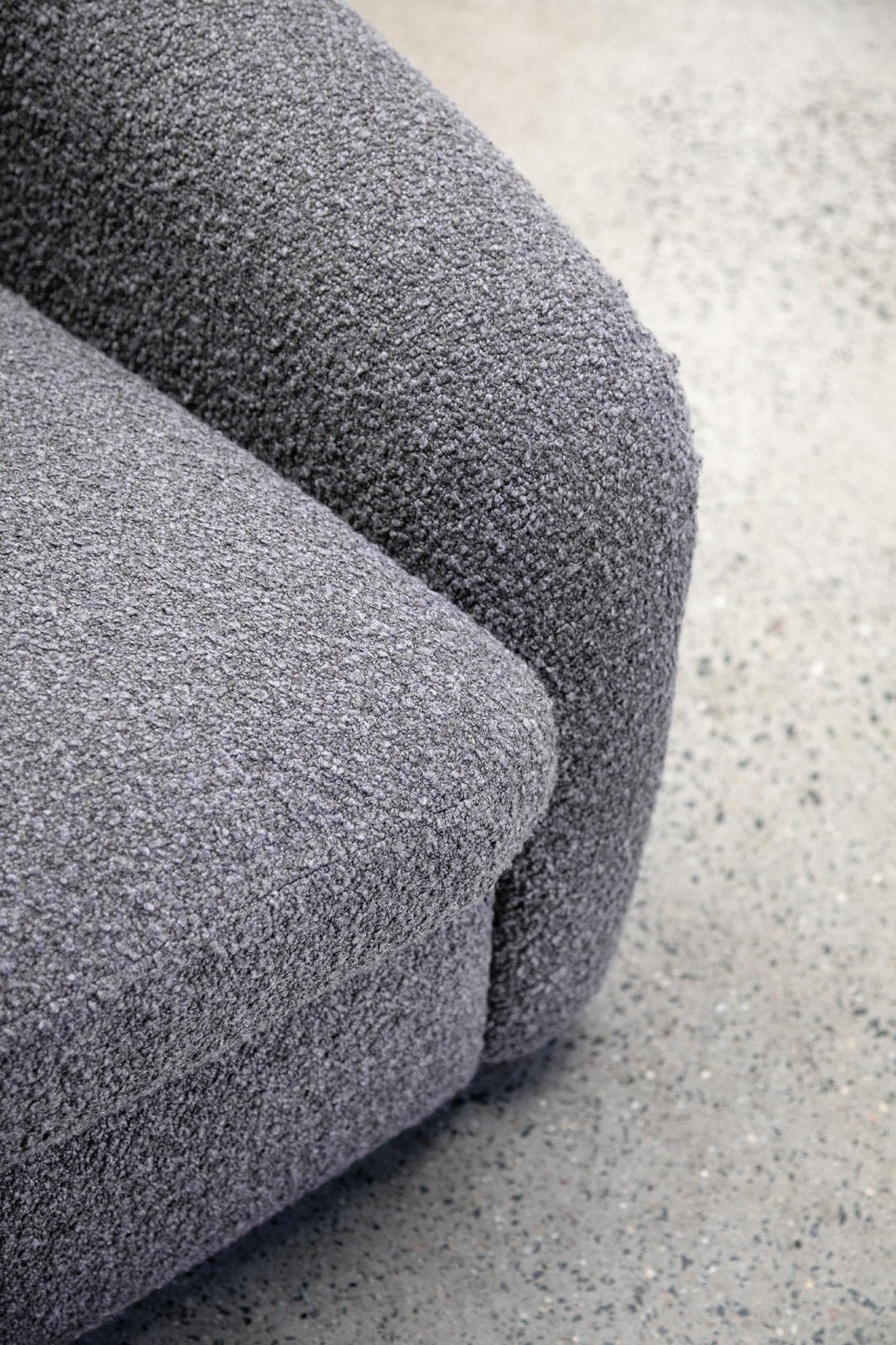 https://a.1stdibscdn.com/super-plush-organic-sofa-for-sale-picture-7/f_27523/f_432868521737583603299/Seat_Cushion_Detail_master.jpg