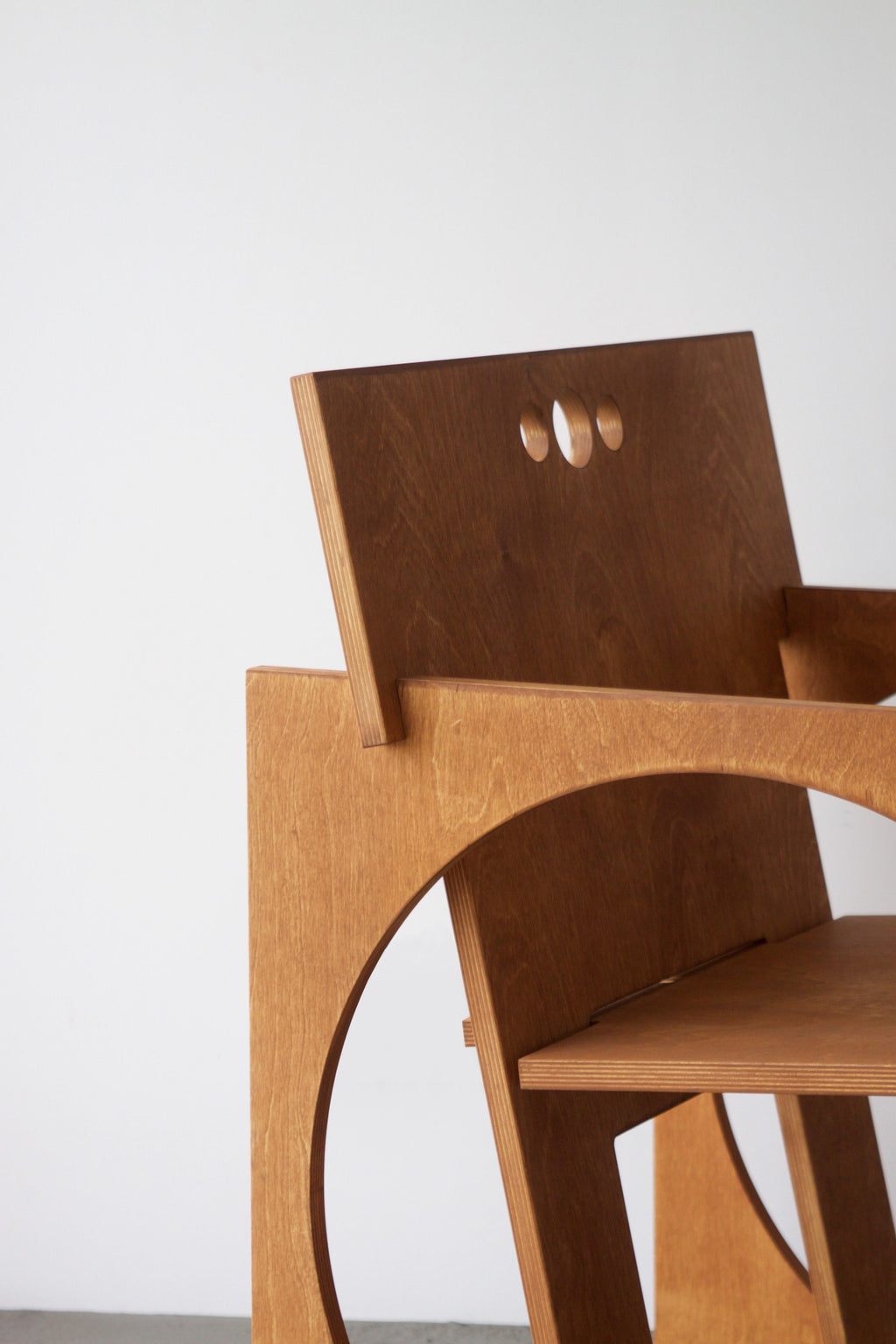 https://a.1stdibscdn.com/sedia-tonda-armchair-by-edoardo-lietti-studio-for-sale-picture-6/f_12192/f_421284021730471450690/Sedia_Tonda_Wood_Edoardo_Lietti_Studio_7_master.JPG