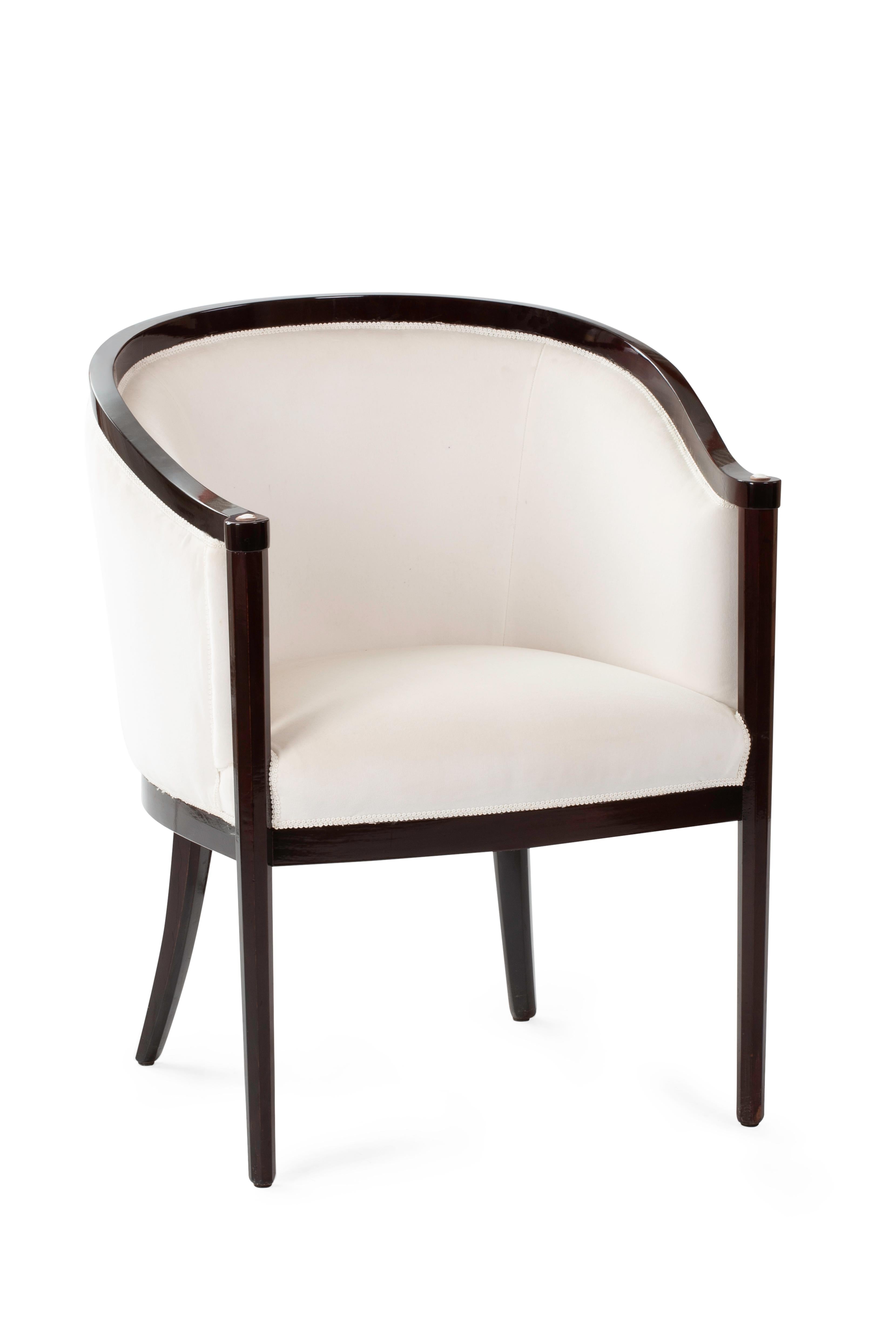 https://a.1stdibscdn.com/21st-century-lorsky-armchair-velvet-sardonic-shell-solid-wood-made-in-italy-for-sale-picture-2/f_58122/f_285298321651756683441/Sedia_fronte_master.jpg