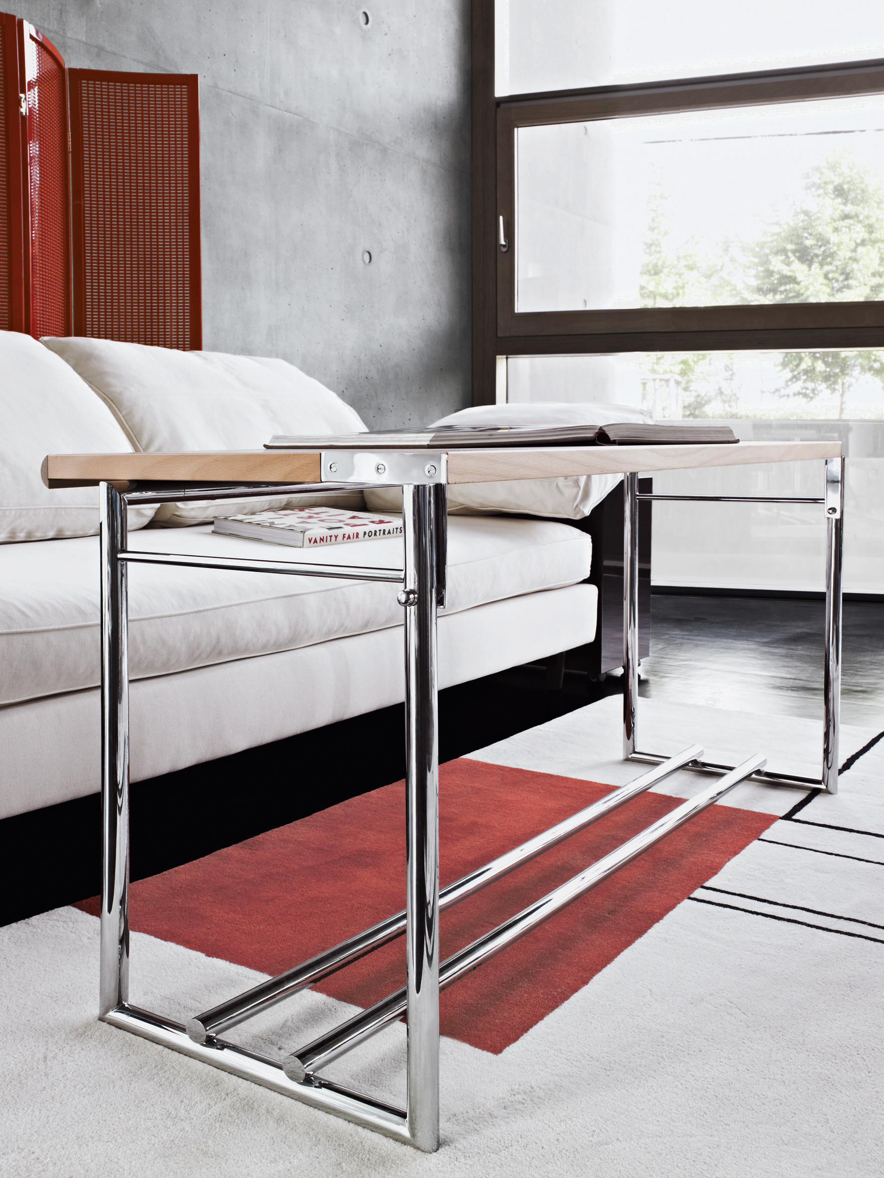 https://a.1stdibscdn.com/classicon-lota-sofa-by-eileen-gray-for-sale-picture-6/12330573/f_138517011551436998193/Seelen_Lota_Menton_Wendingen_master.jpg